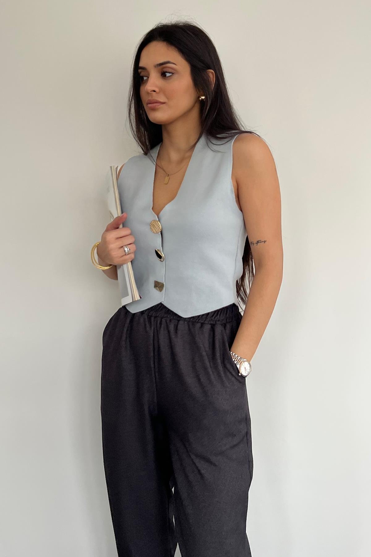 DÜĞMELİ TRİKO YELEK GRİ