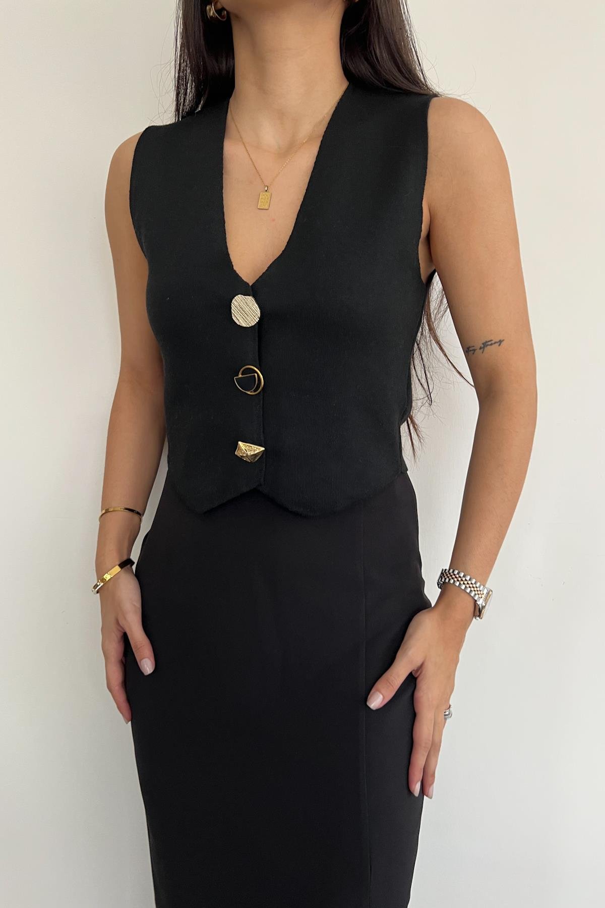 DÜĞMELİ TRİKO YELEK SİYAH