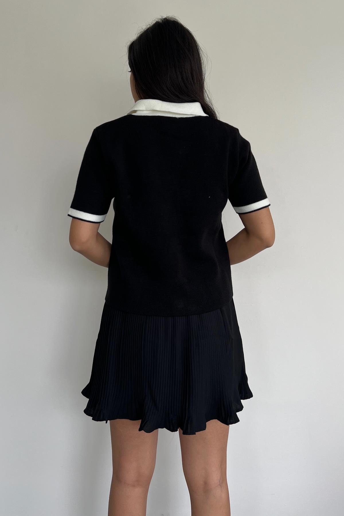 KURZÄRMELIGER STRICKPULLOVER MIT PERLENKNOPF