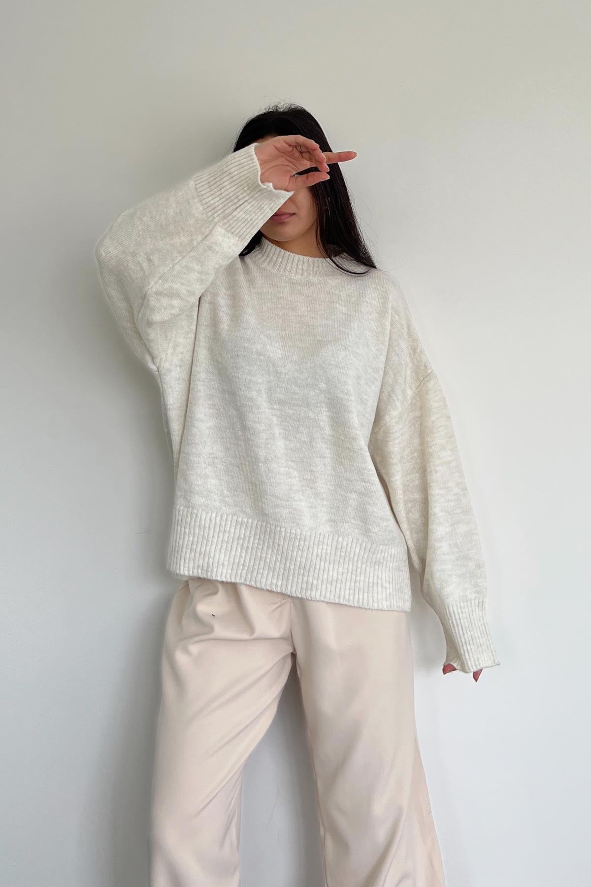OVERSIZE-STRICKWAREN, WEICHER PULLOVER