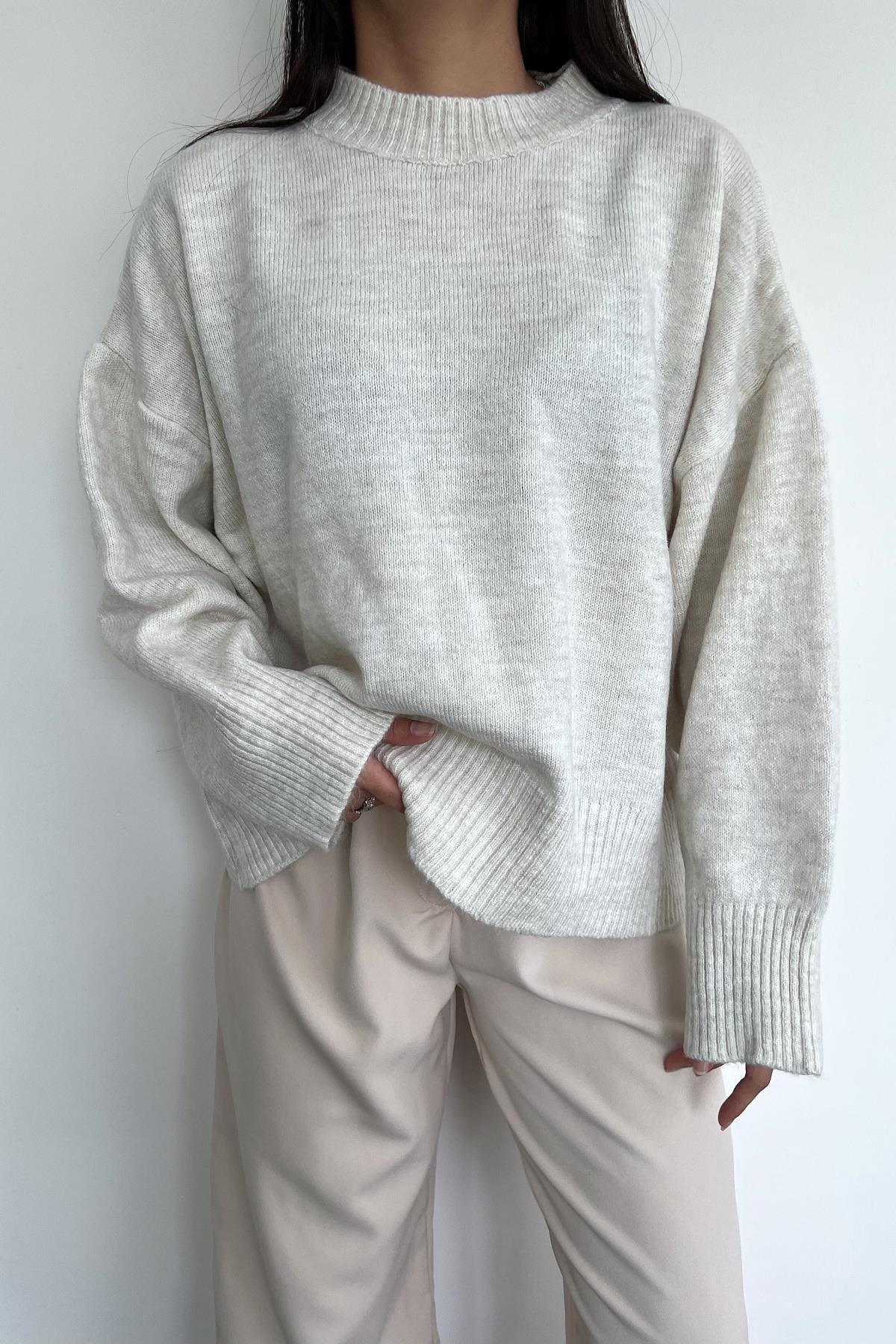 OVERSIZE-STRICKWAREN, WEICHER PULLOVER