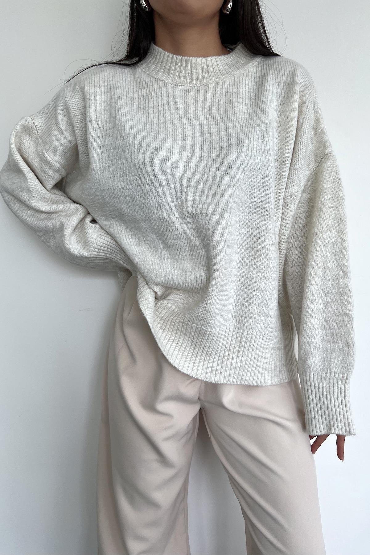 OVERSIZE-STRICKWAREN, WEICHER PULLOVER