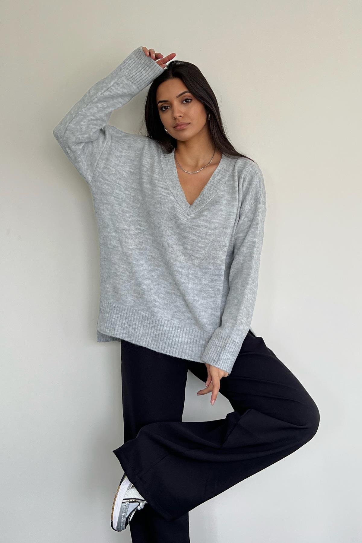 V YAKA TRİKO KAZAK GRİ