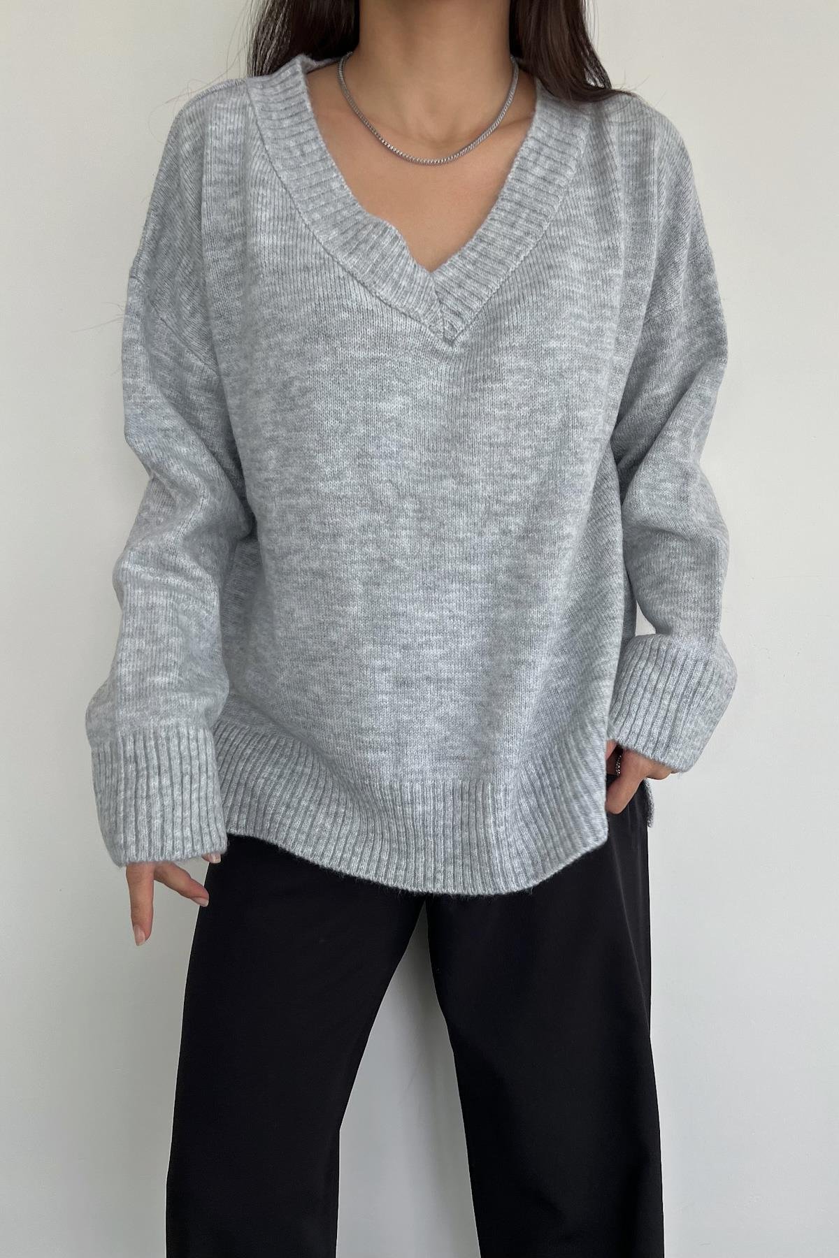 V YAKA TRİKO KAZAK GRİ