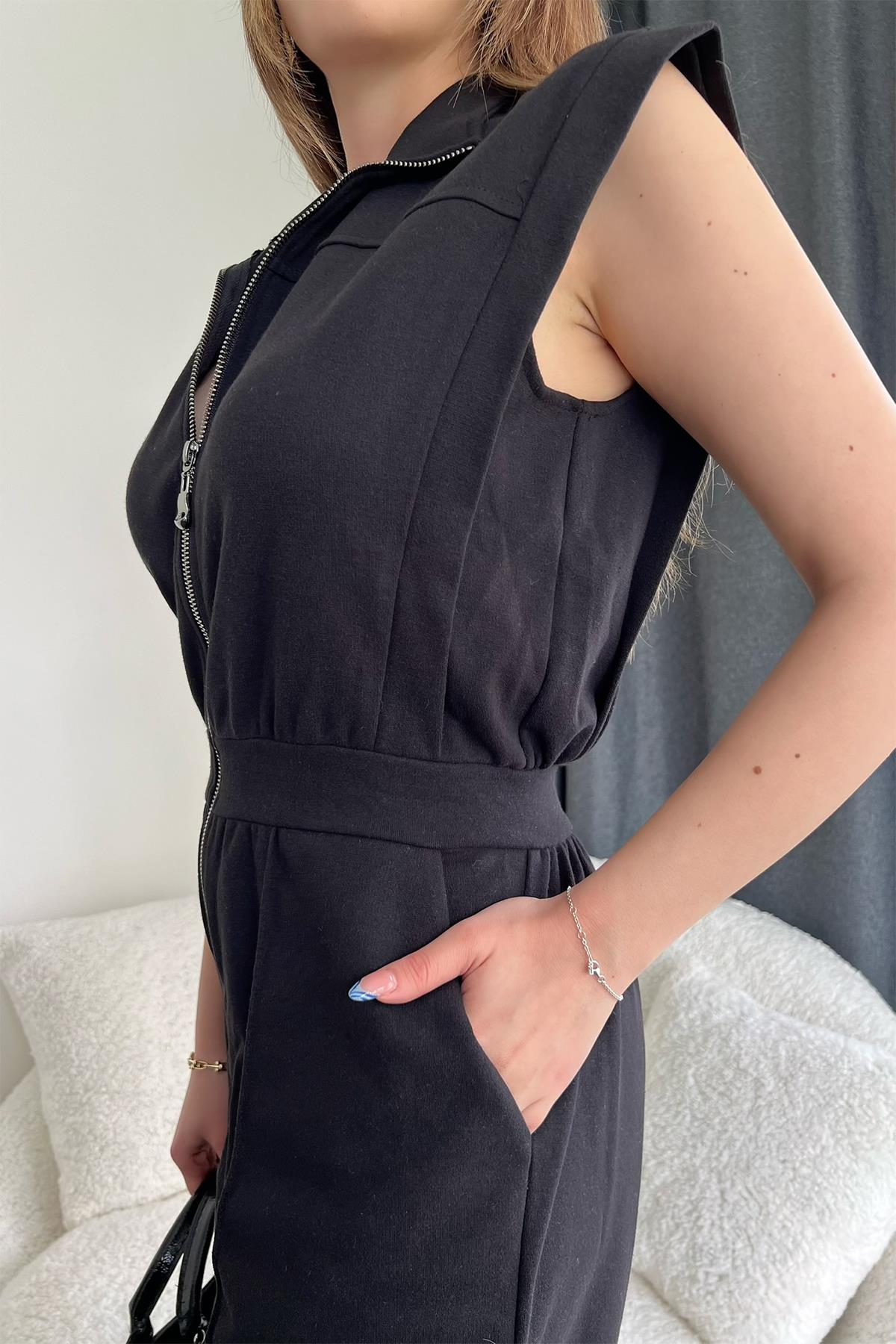JUMPSUIT MIT REISSVERSCHLUSS