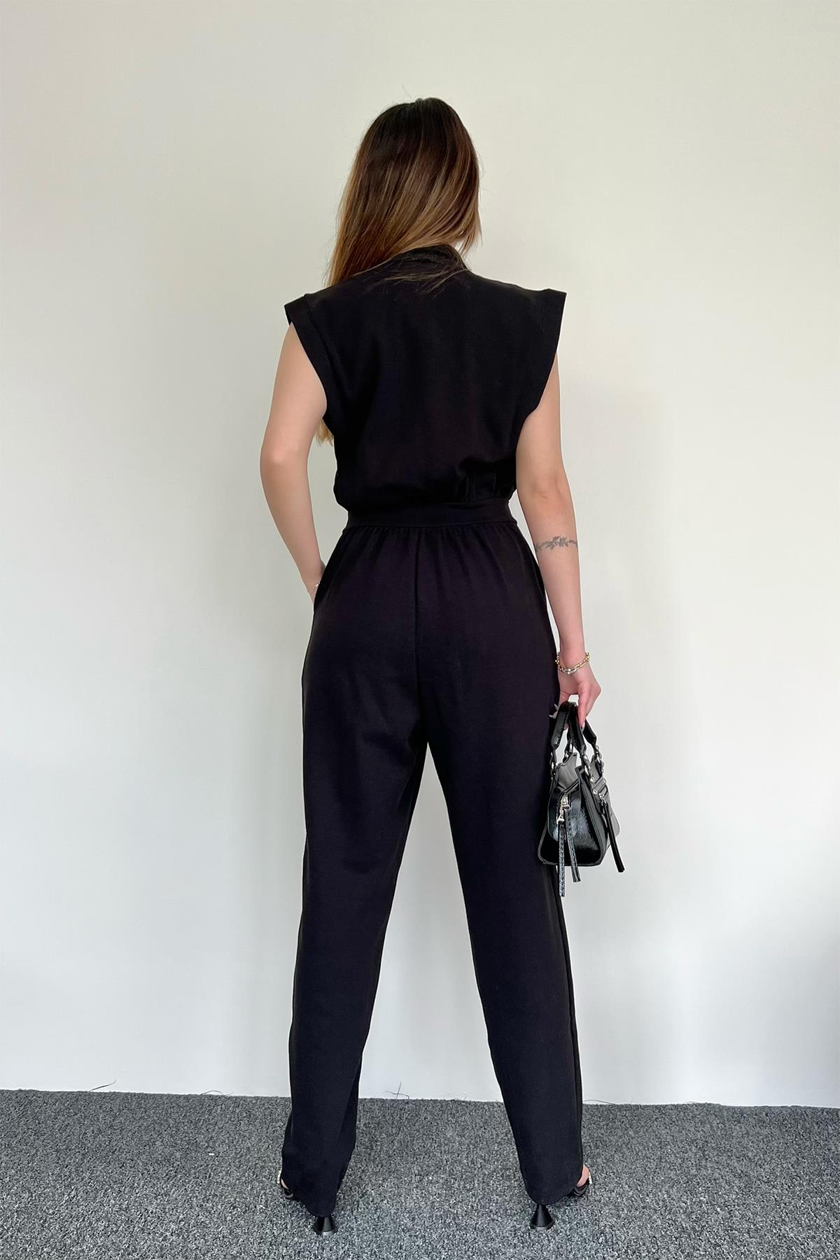 JUMPSUIT MIT REISSVERSCHLUSS