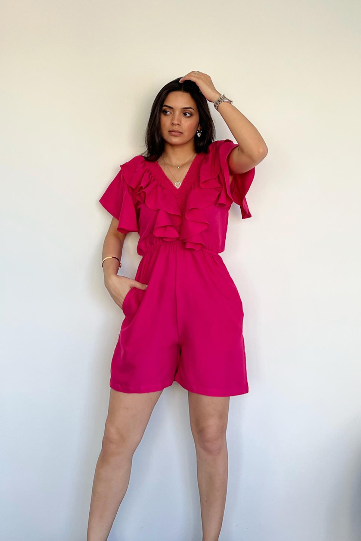 ЯКАСИ ФИРФИРЛИ ШОРТ ТУЛУМ