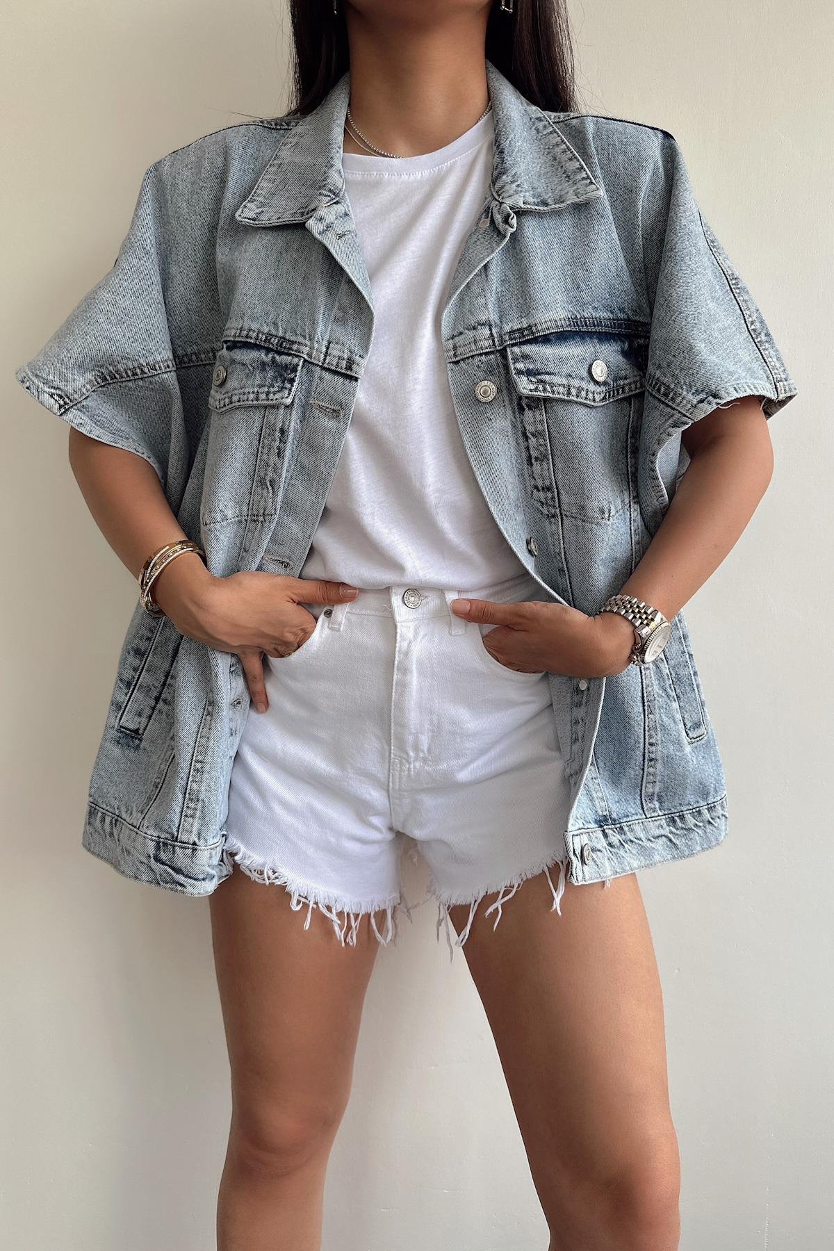 ÜBERGROßE JEANSWESTE