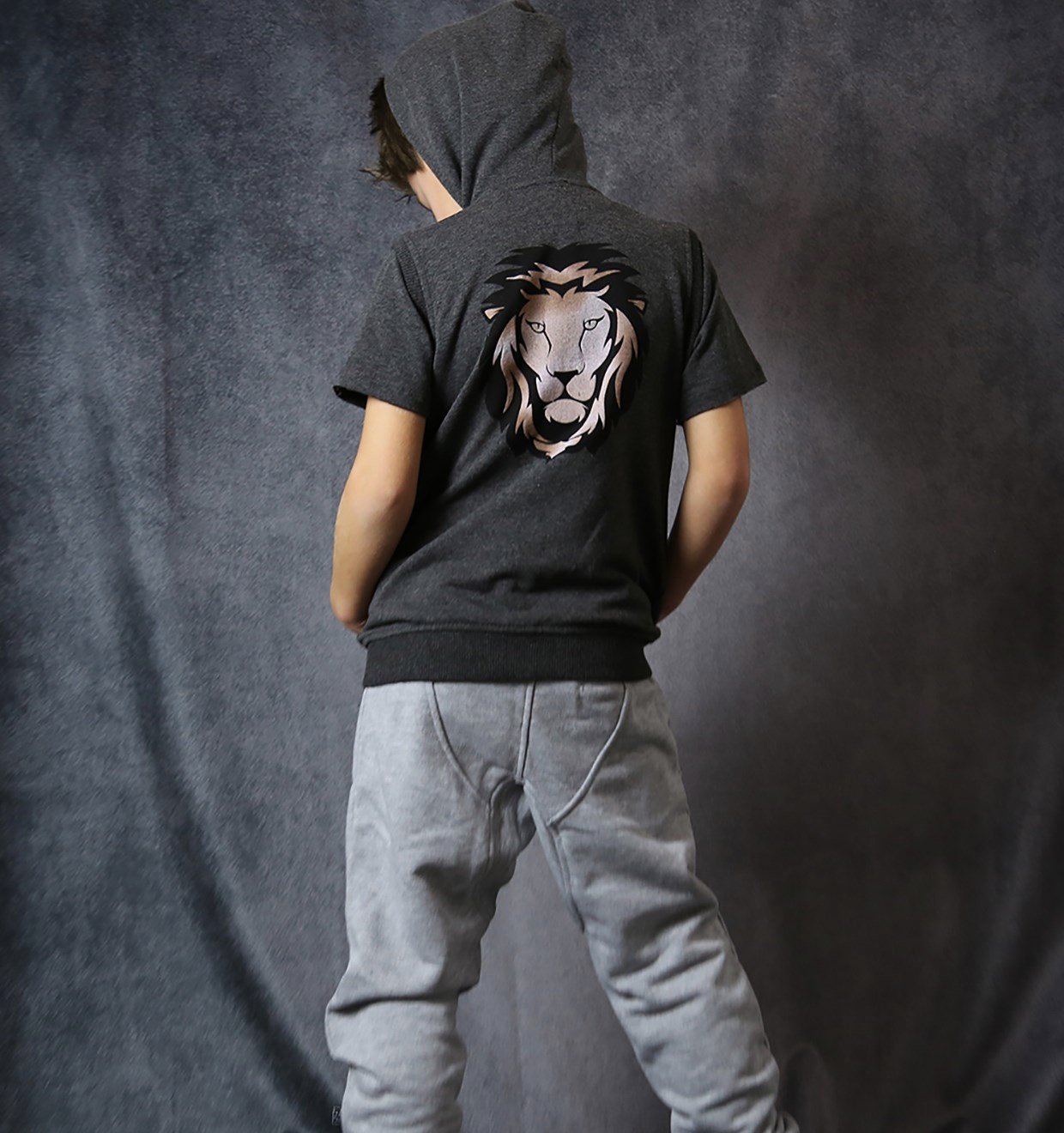 Leo Vest