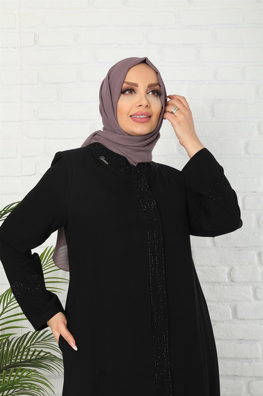 Fermuarlı Taşlı Siyah Ferace