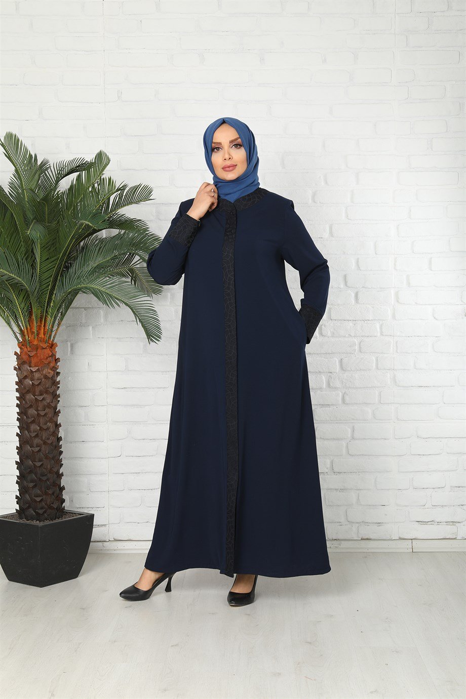 Medine İpeği Lacivert Desenli Ferace
