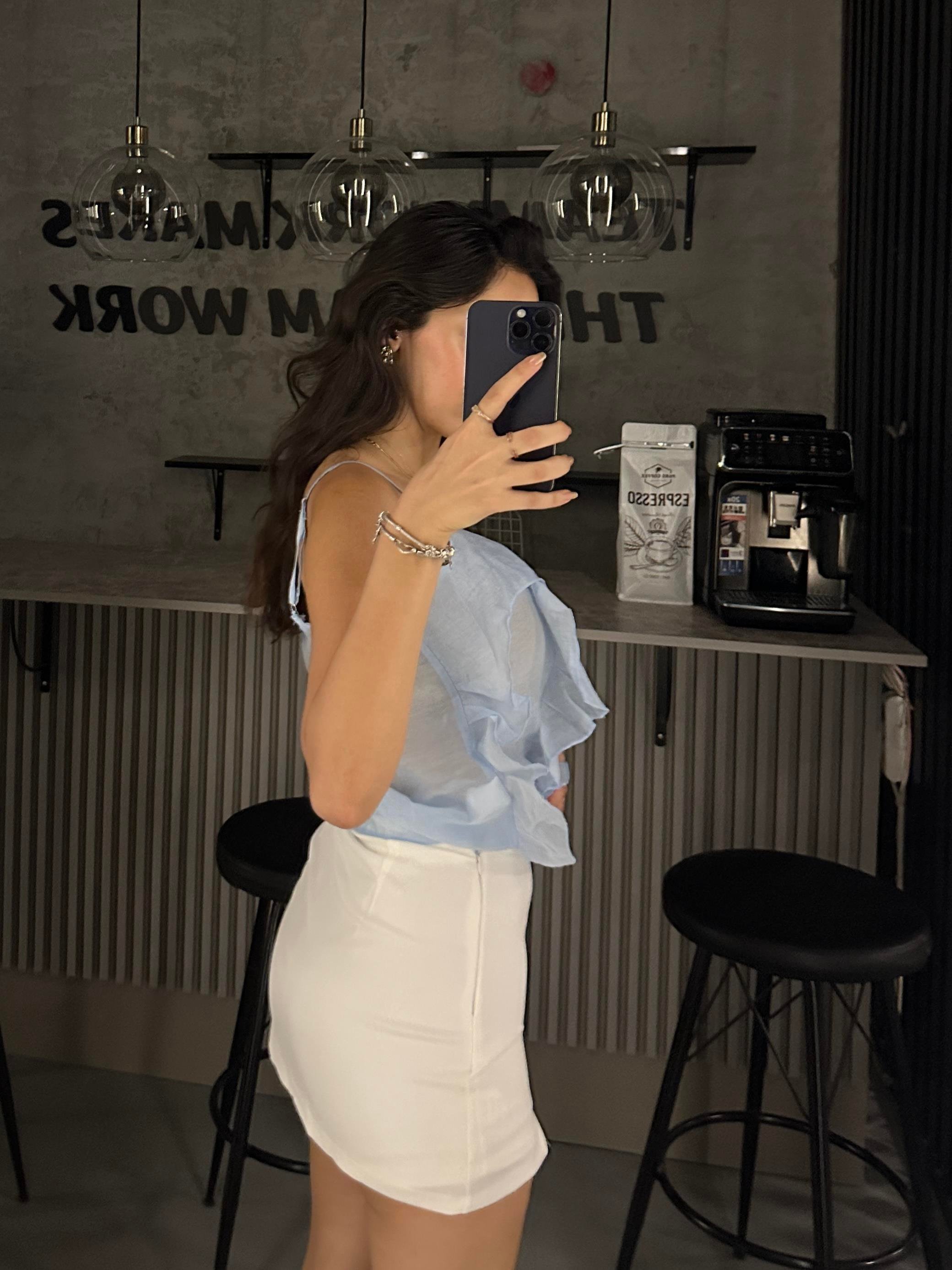 BEYAZ V KESİM ŞORT ETEK