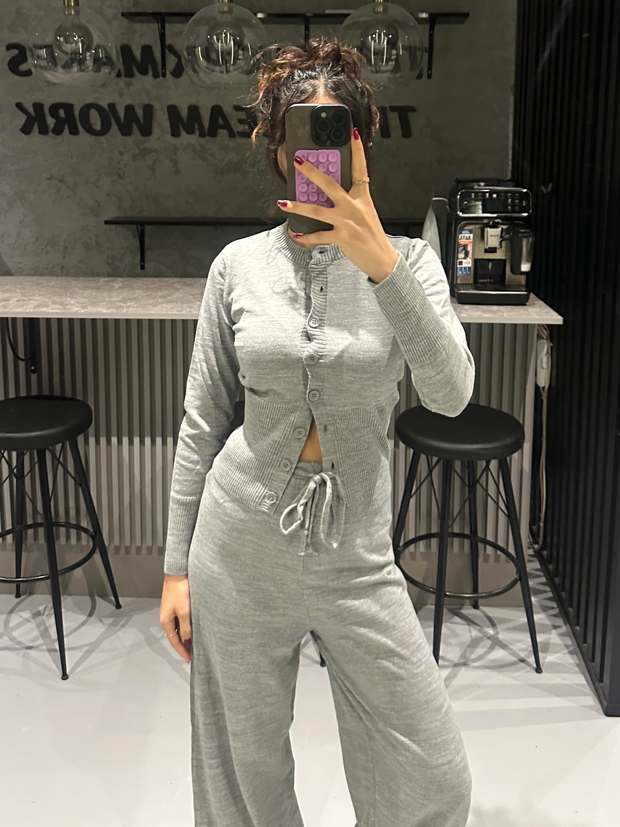 GRİ DÜĞMELİ HIRKA TRİKO PANTOLON  TAKIM