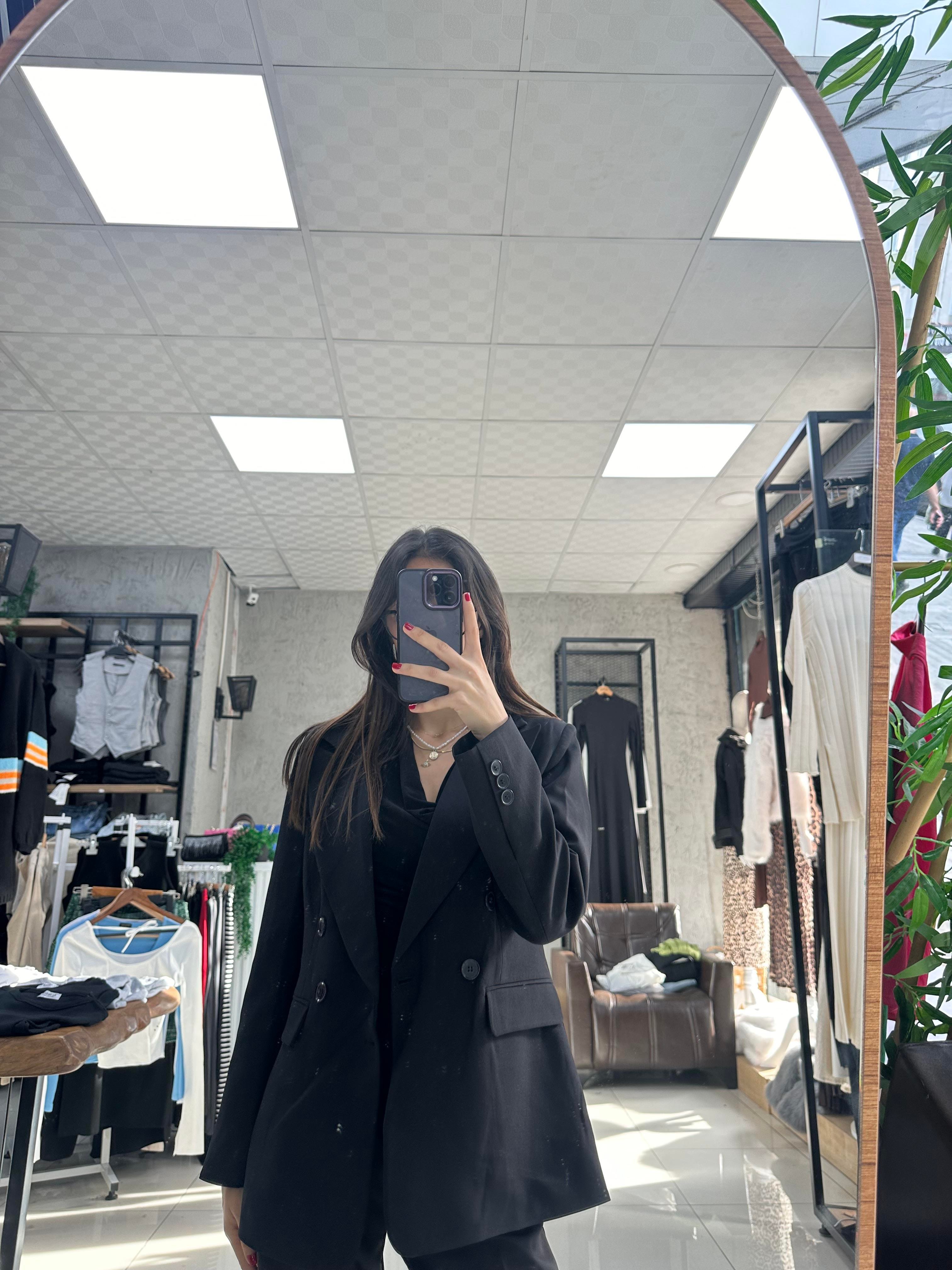 SİYAH DÜĞMELİ BLAZER CEKET