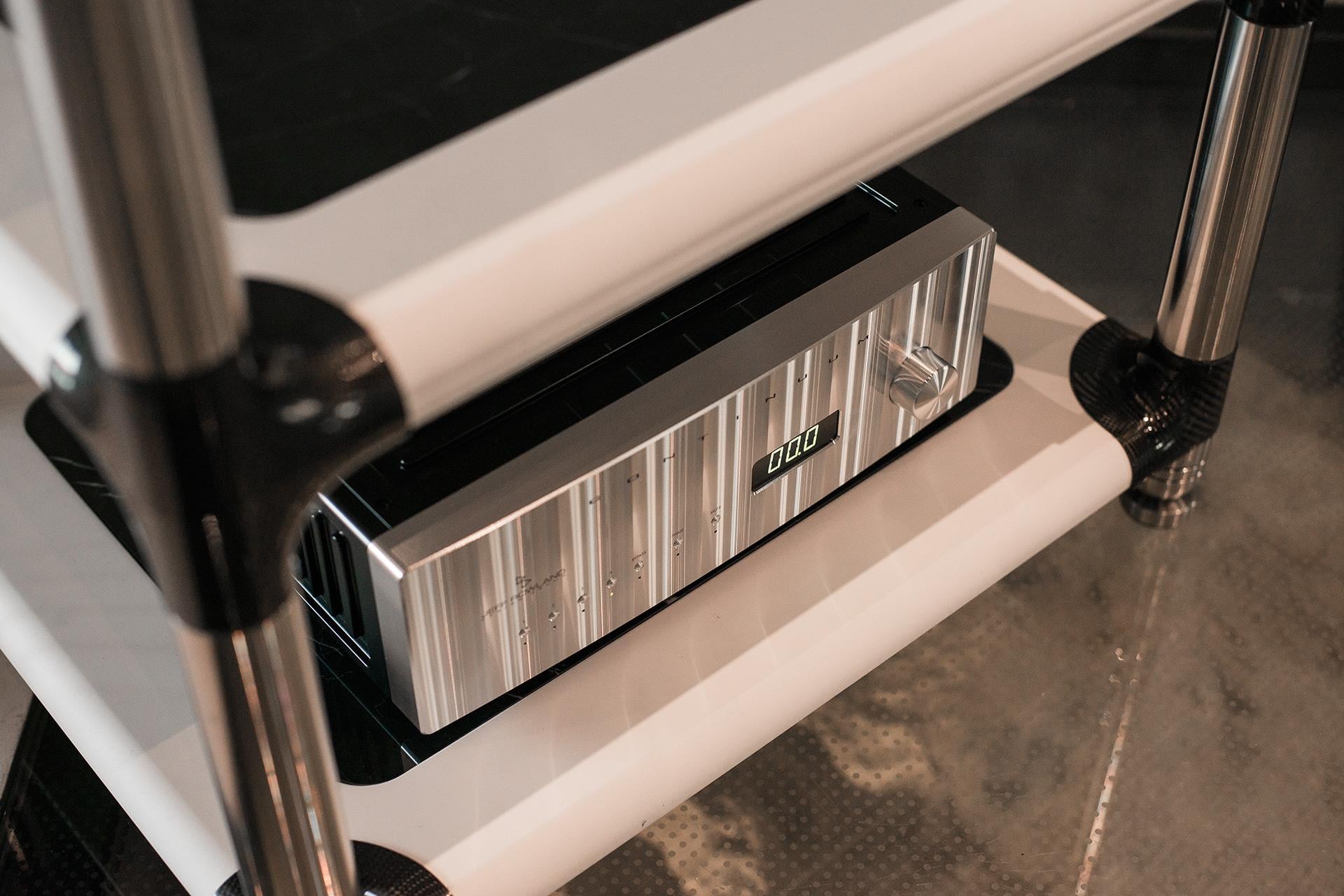 BASSOCONTINUO  Aeroline Line F2  Hifi Sehpa