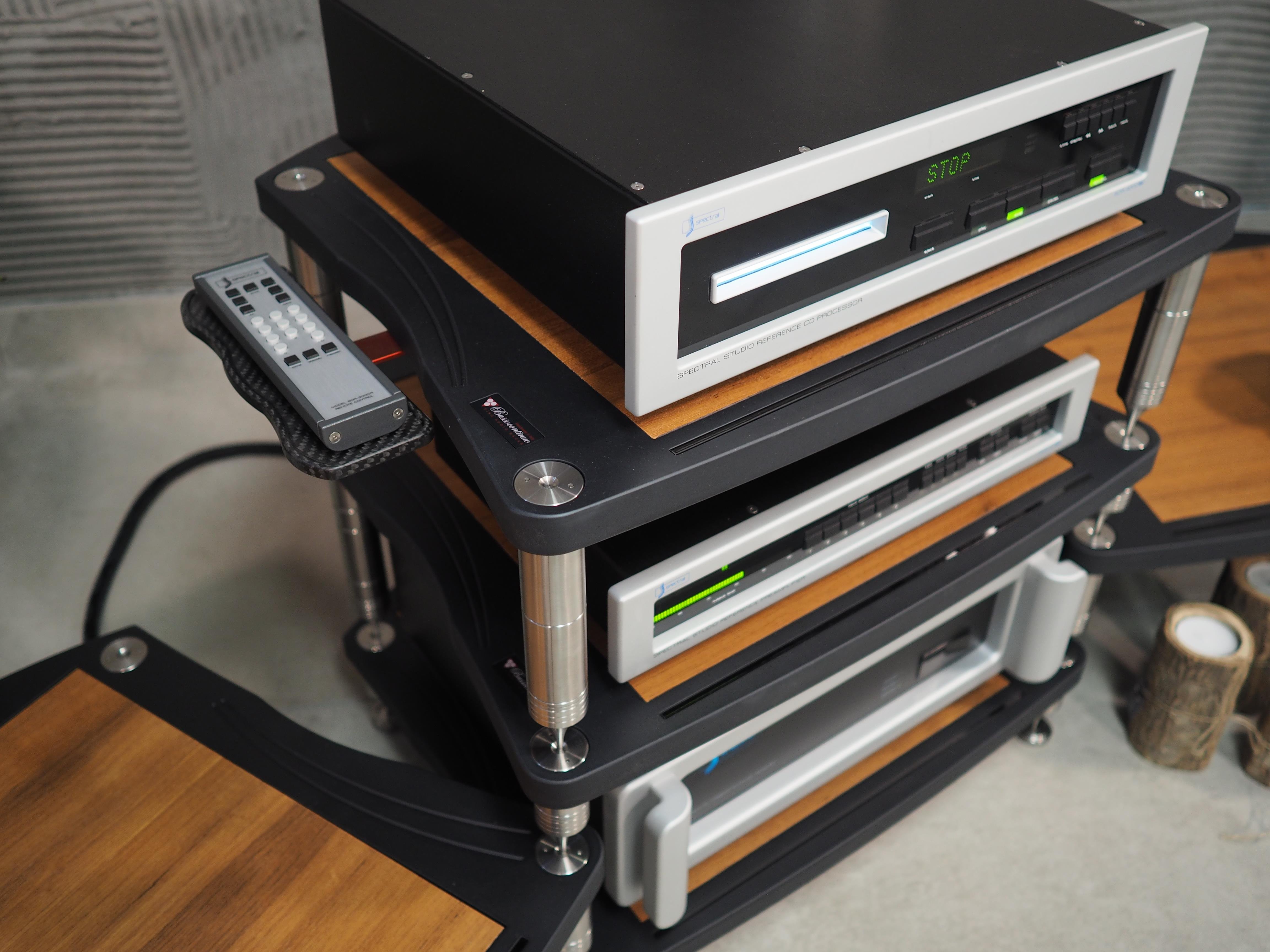 BASSOCONTINUO  Reference Line Maxi Ghironda  2.1 AV Hifi Sehpa