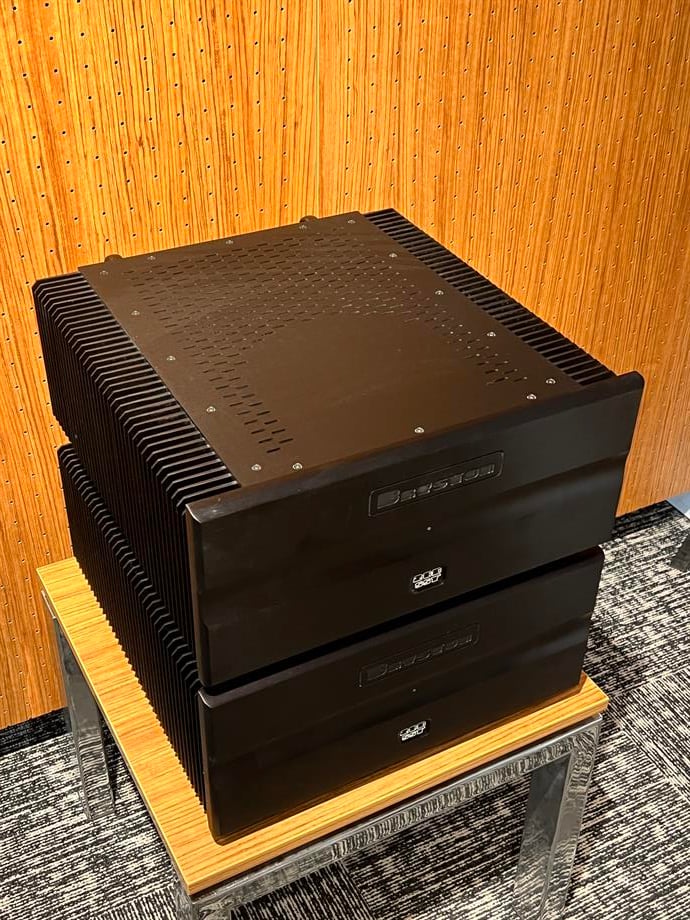 Bryston 28 BSST 2 Power Amp