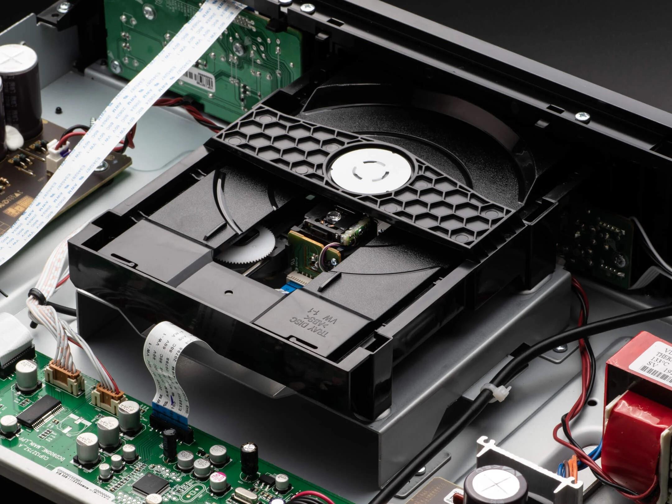 DCD-900 NE CD ÇALAR