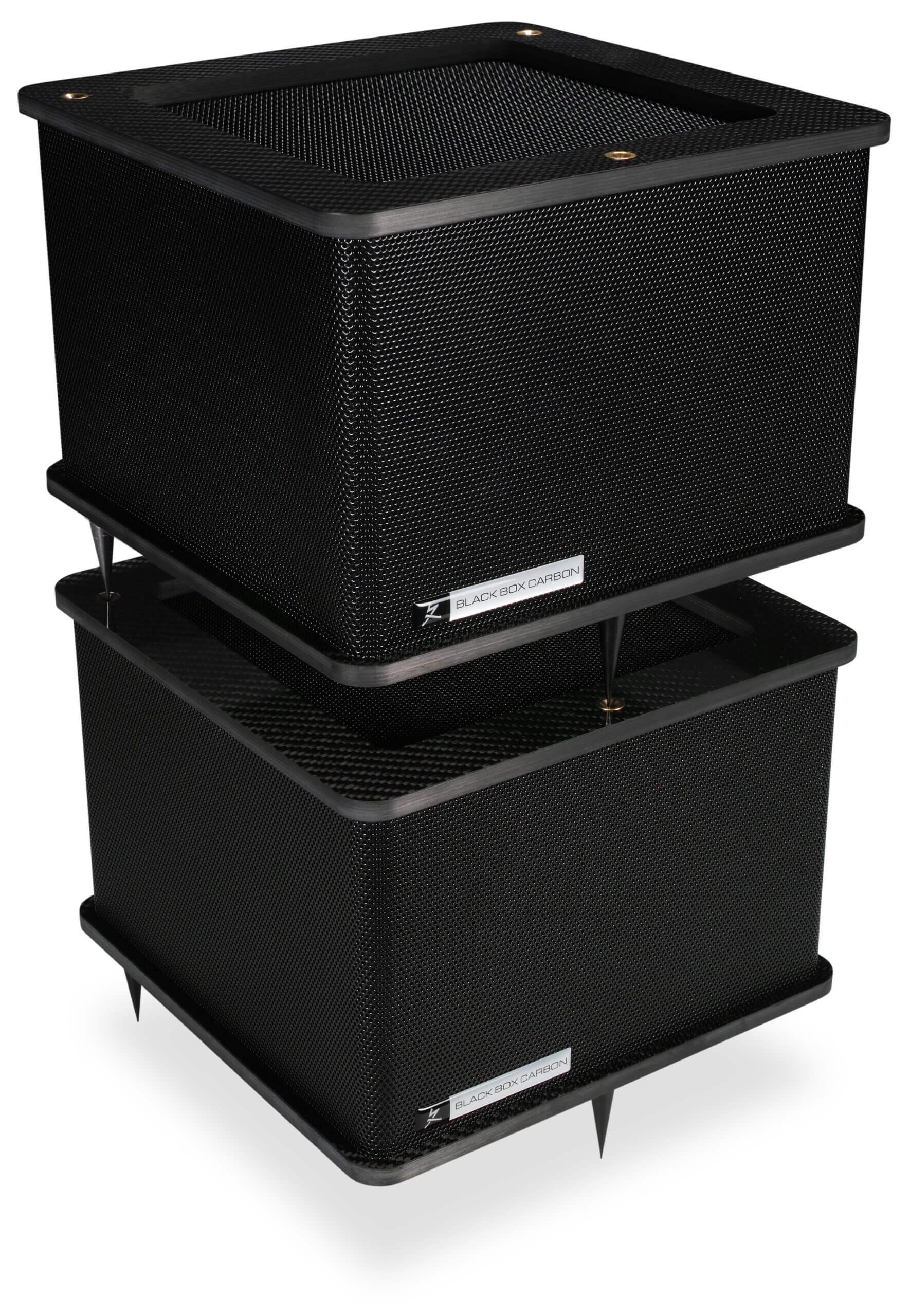 SYNERGISTIC RESEARCH Black BOX Carbon 