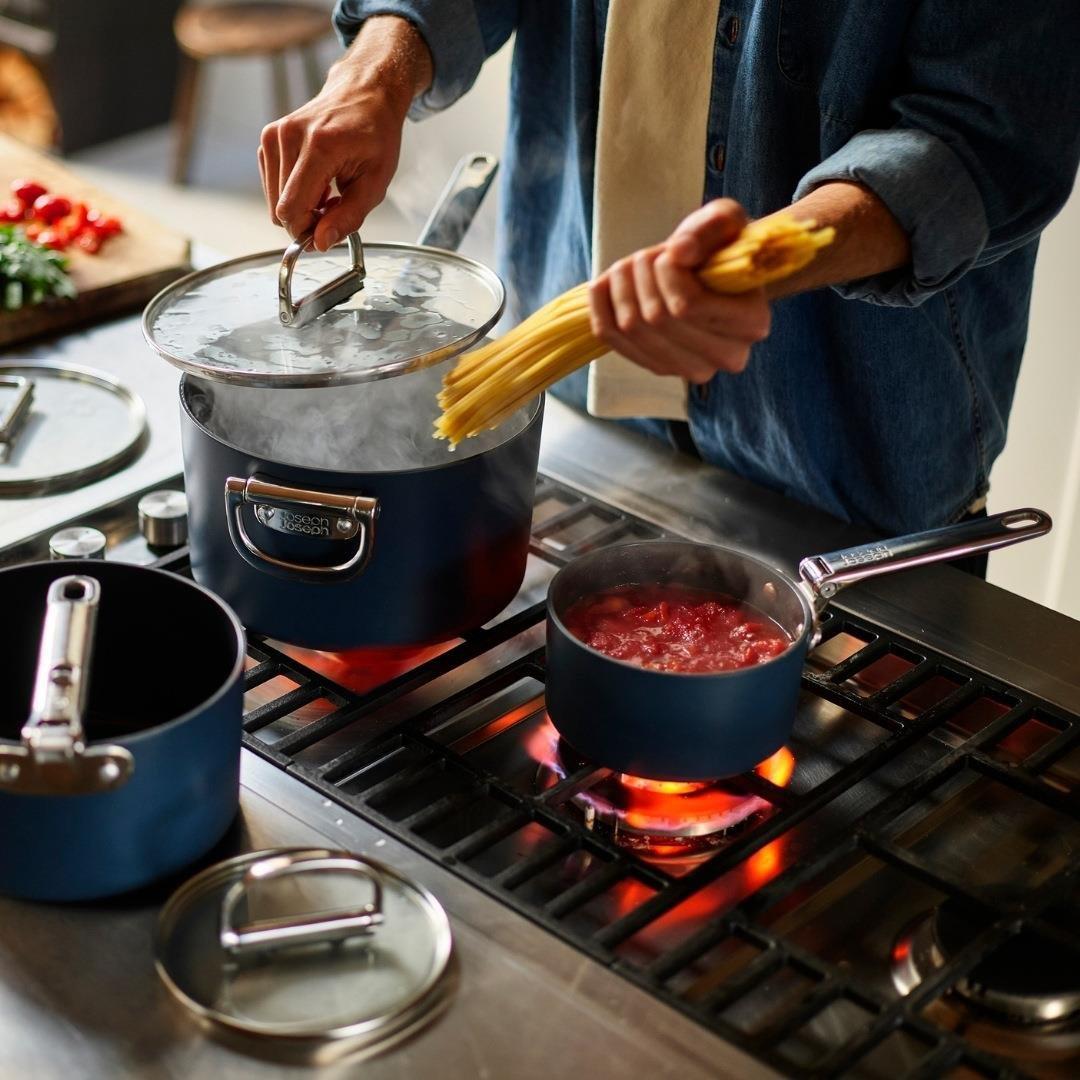 Joseph Joseph 45038 Space 19 Cm. Kapaklı Sos Tenceresi