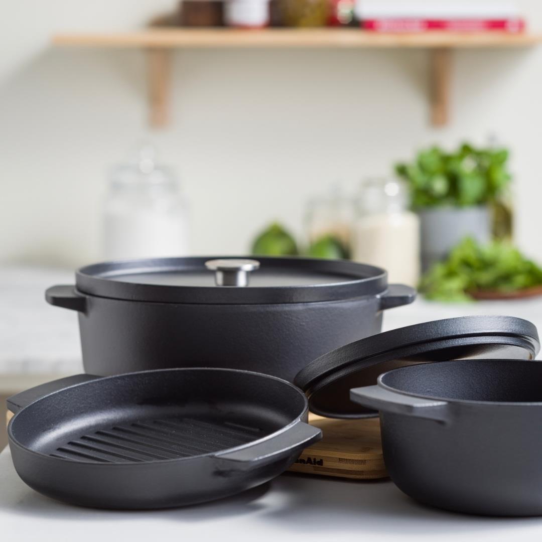 KitchenAid Yuvarlak Çift Kulplu Izgara Tavası Mat Black 26 cm