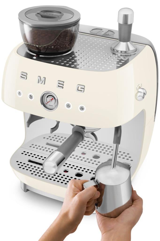 Smeg Krem Öğütücülü Espresso Kahve Makinesi EGF03CREU