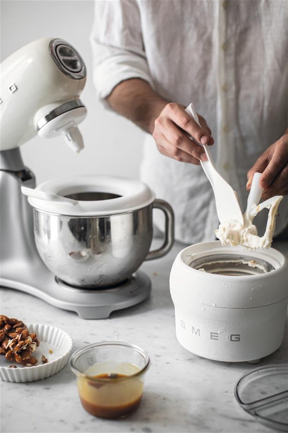 SMEG Krem Stand Mikser SMF02CREU