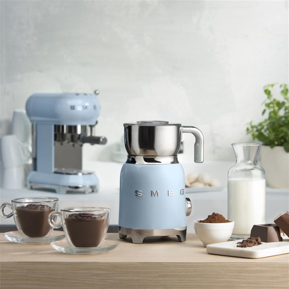 SMEG Pastel Mavi Süt Köpürtme Makinası MFF01PBEU