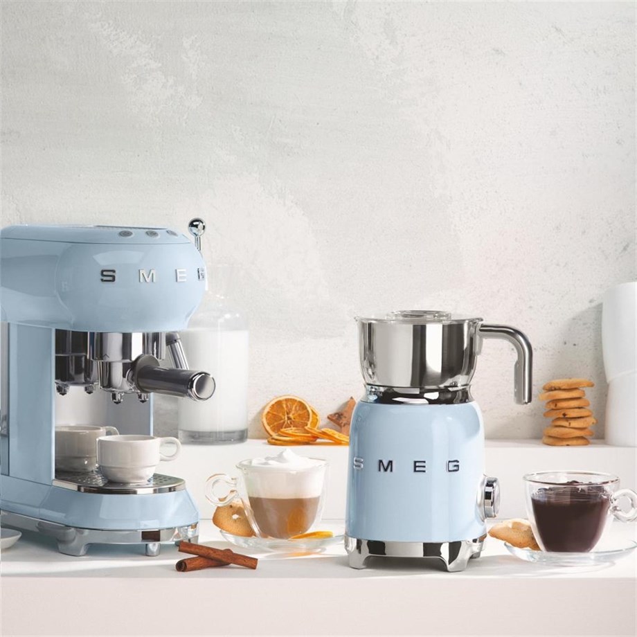 SMEG Pastel Mavi Süt Köpürtme Makinası MFF01PBEU