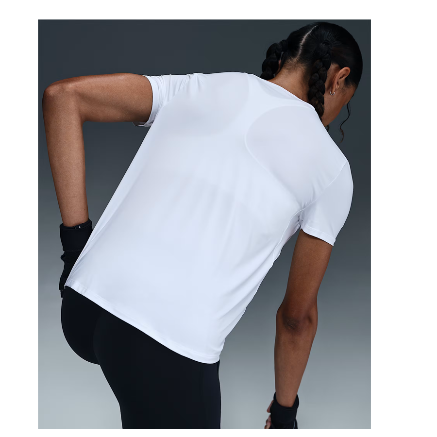 Nike One Classic Dri-FIT Kısa Kollu Kadın Üstü