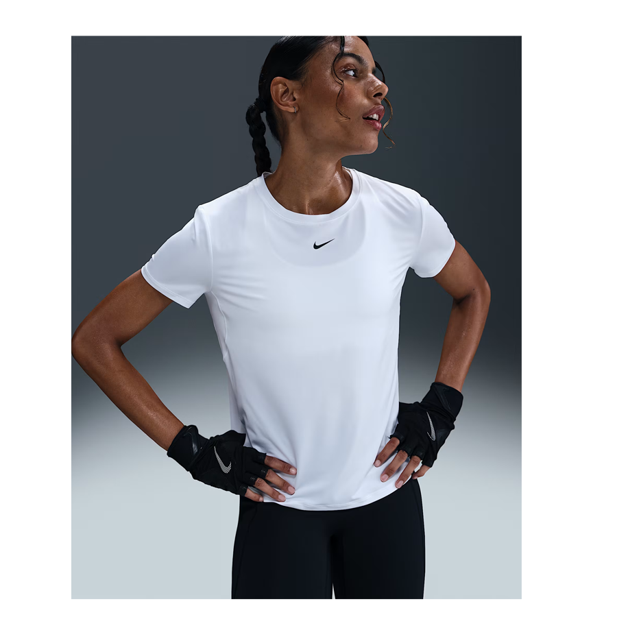 Nike One Classic Dri-FIT Kısa Kollu Kadın Üstü