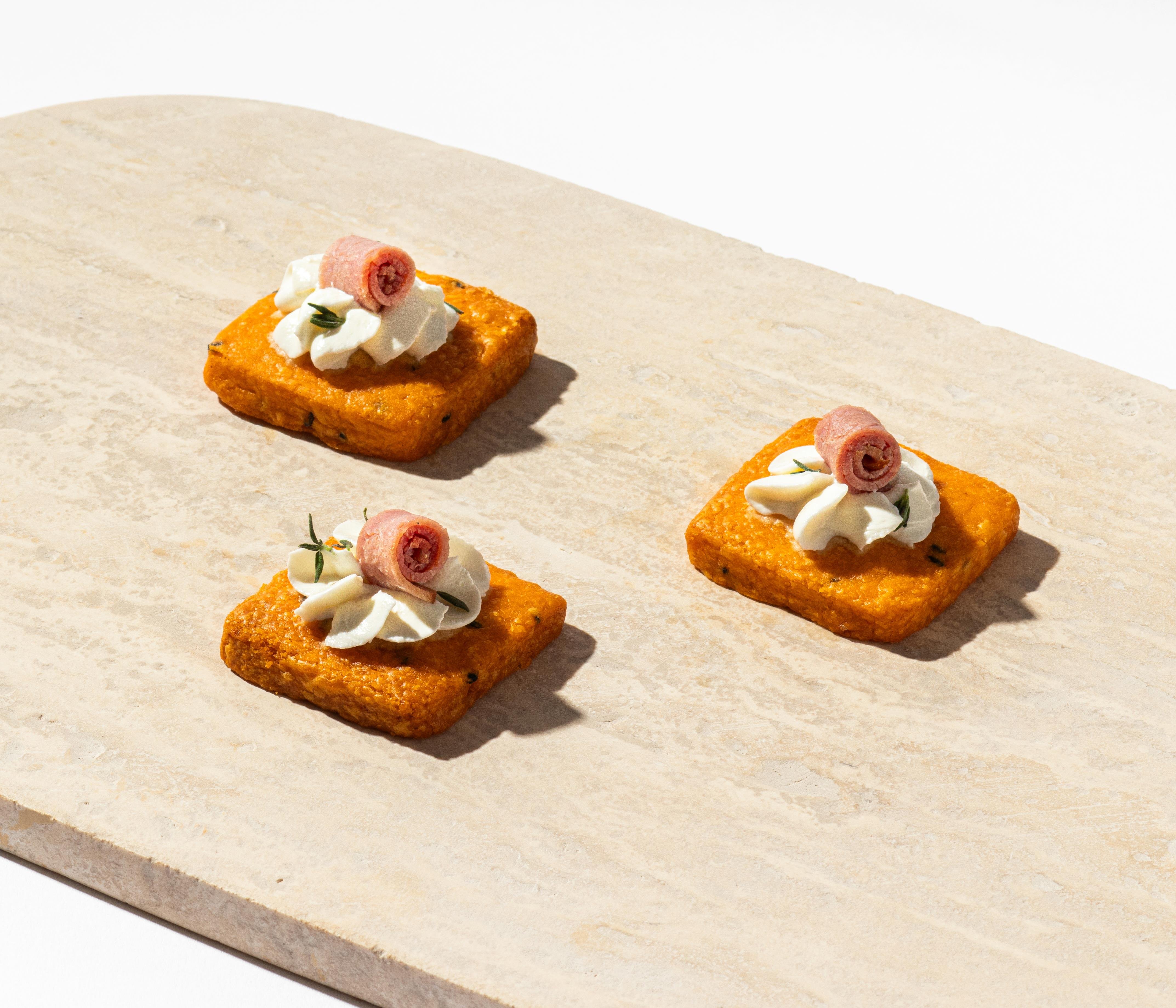 Roast Beef Canapé - 15 pcs