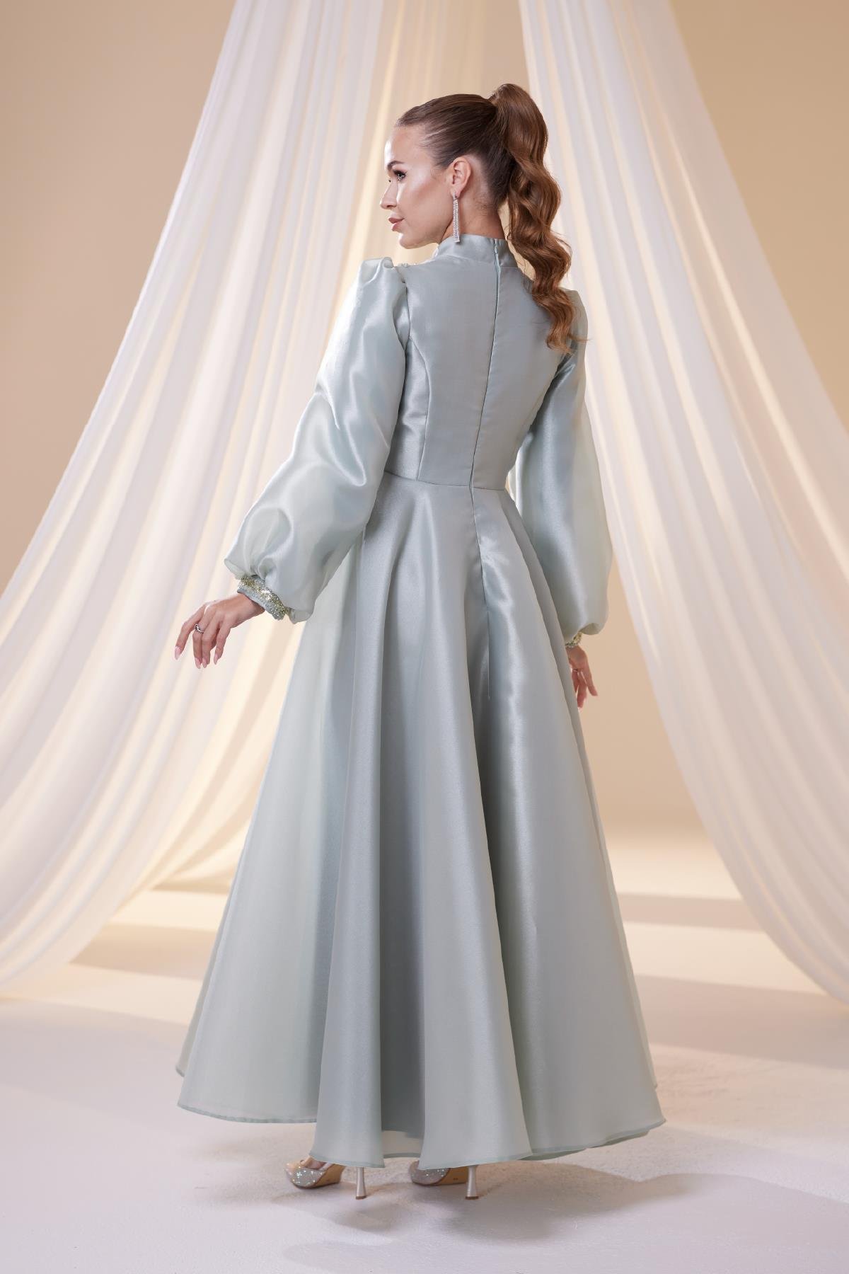 Lucia Abiye Mint