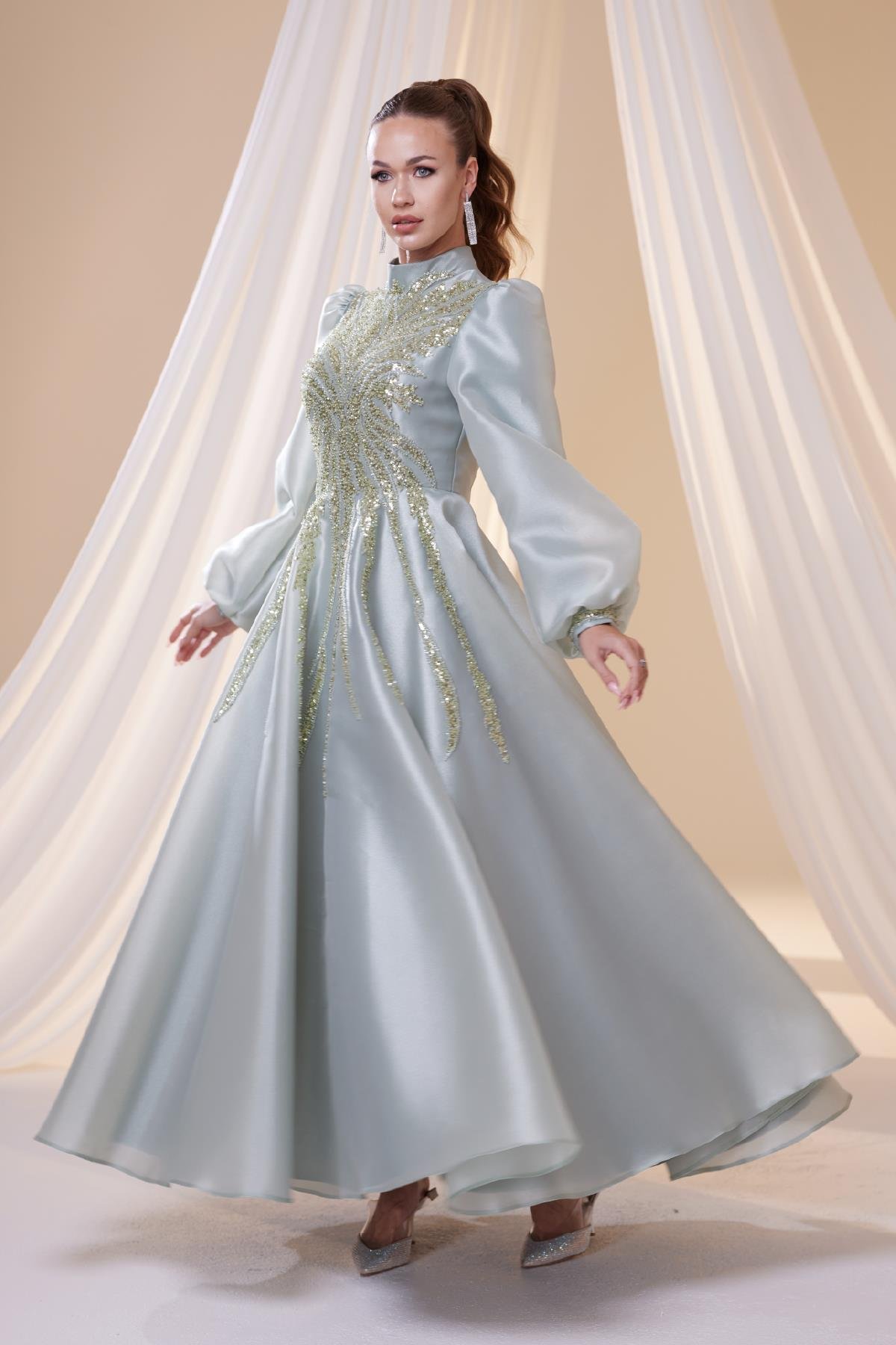 Lucia Abiye Mint