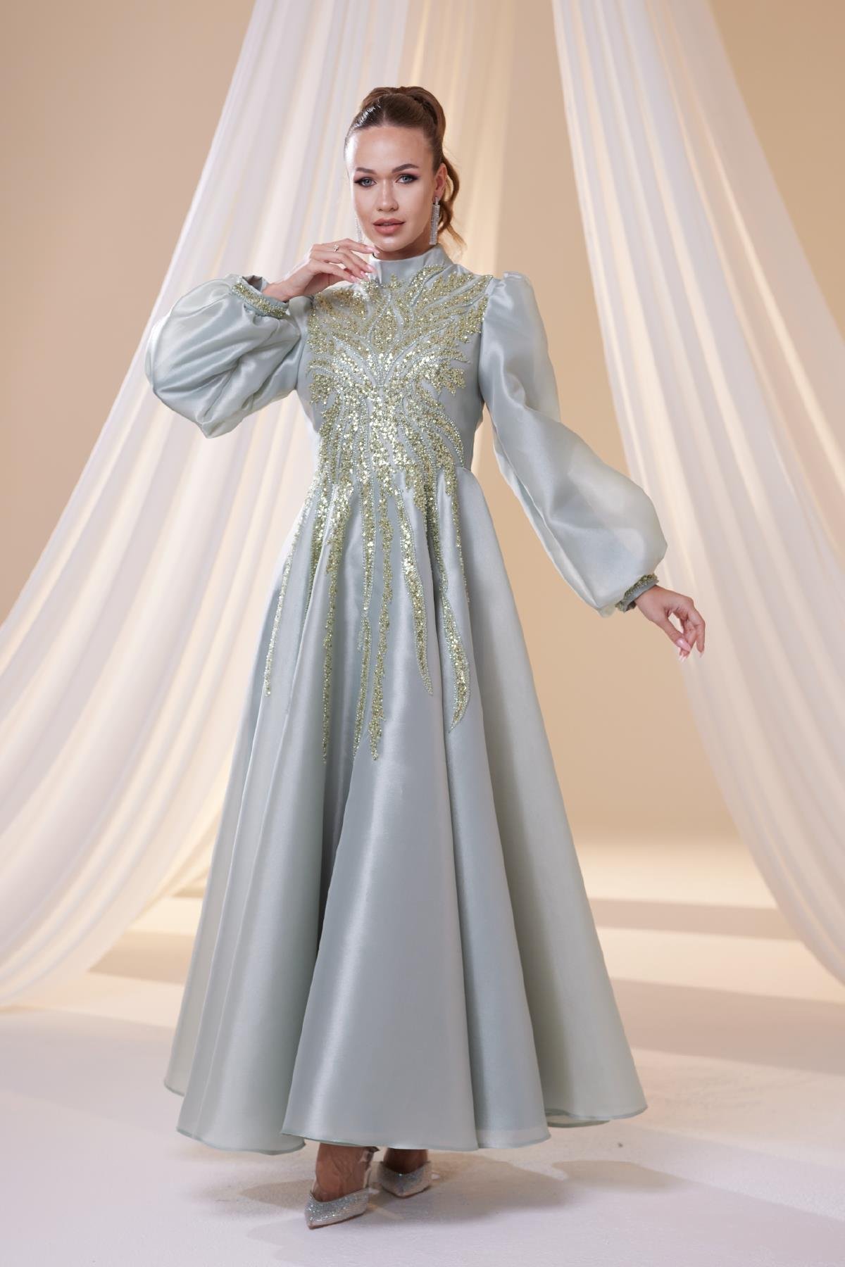 Lucia Abiye Mint
