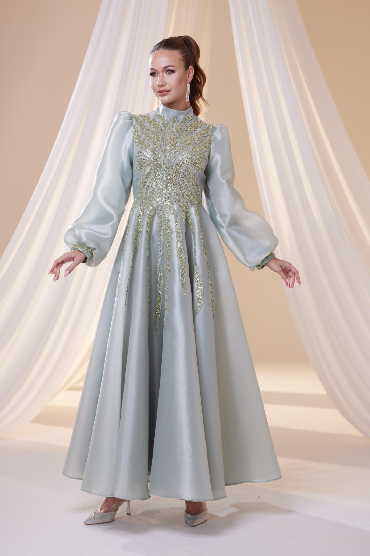 Lucia Abiye Mint