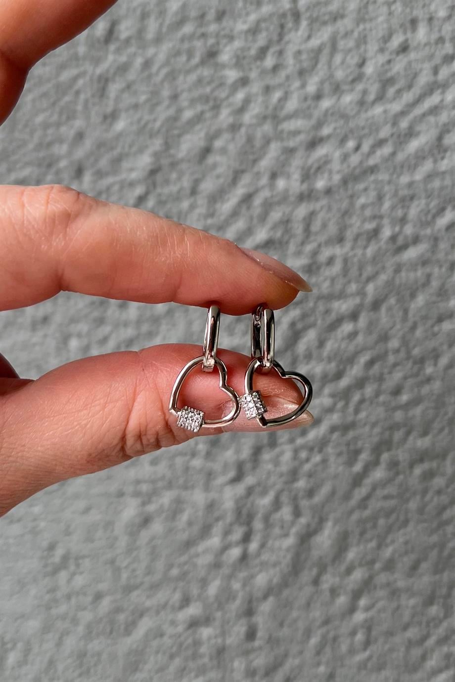 Kalp Charmlı Oval Küpe Çifti | Çelik