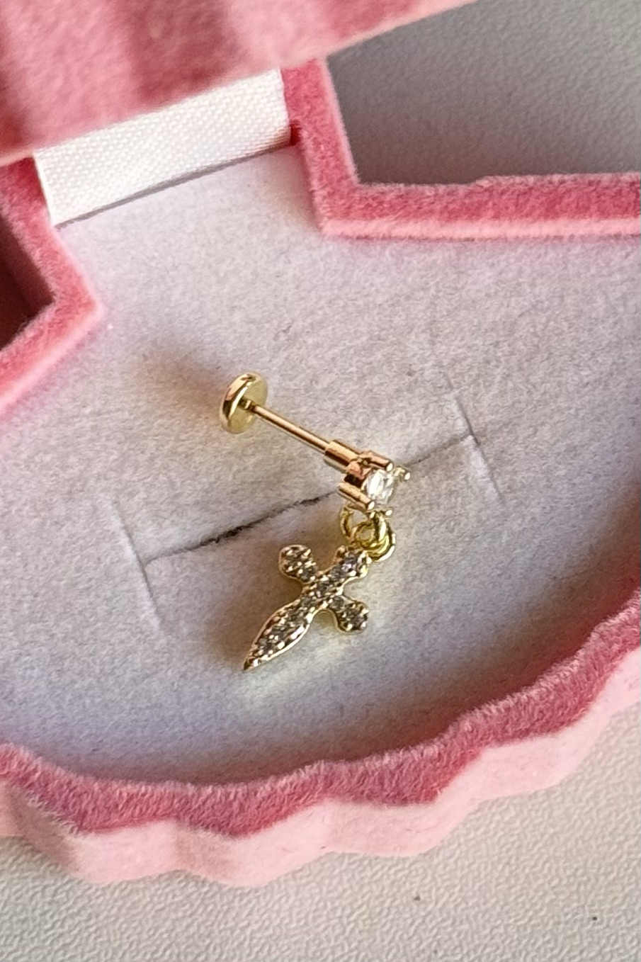 Sallantılı Taşlı Haç Piercing Cerrahi Çelik