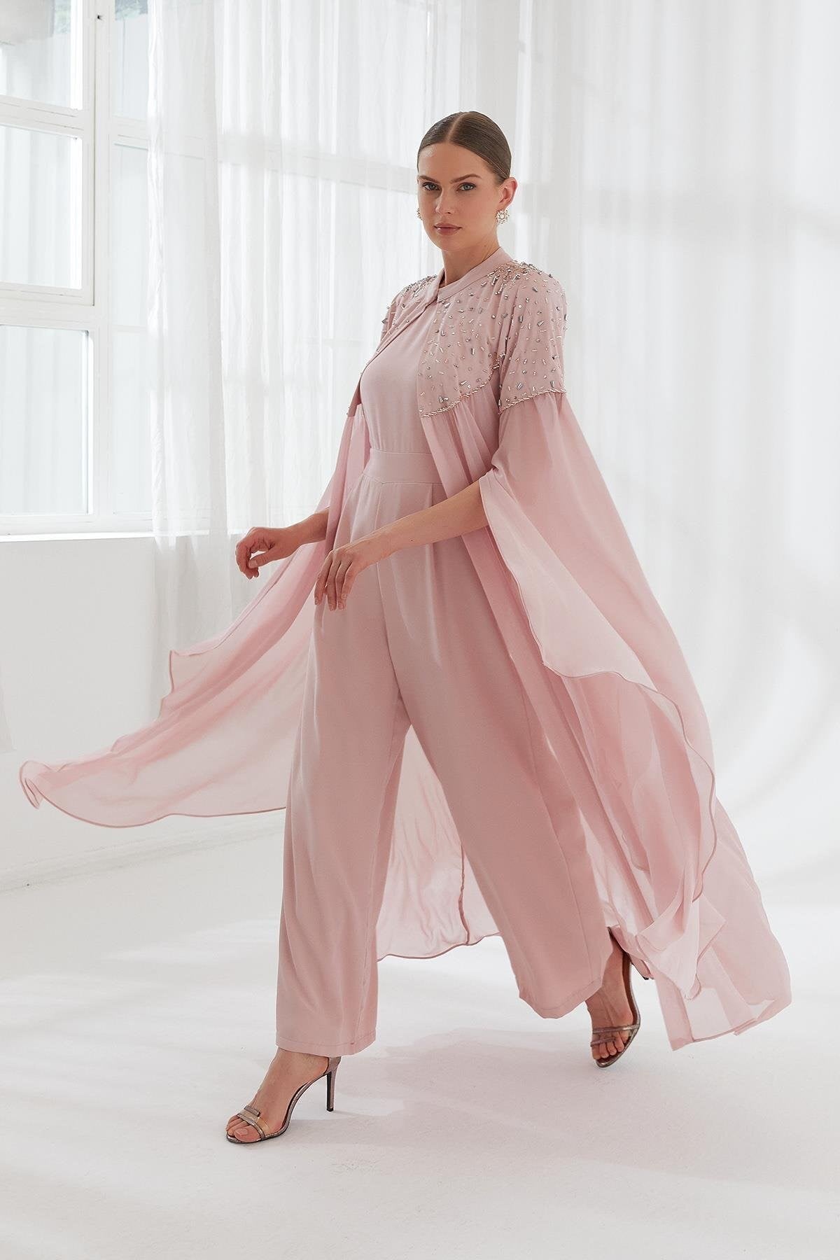 El İşlemeli Tulum Abaya Takım Pudra