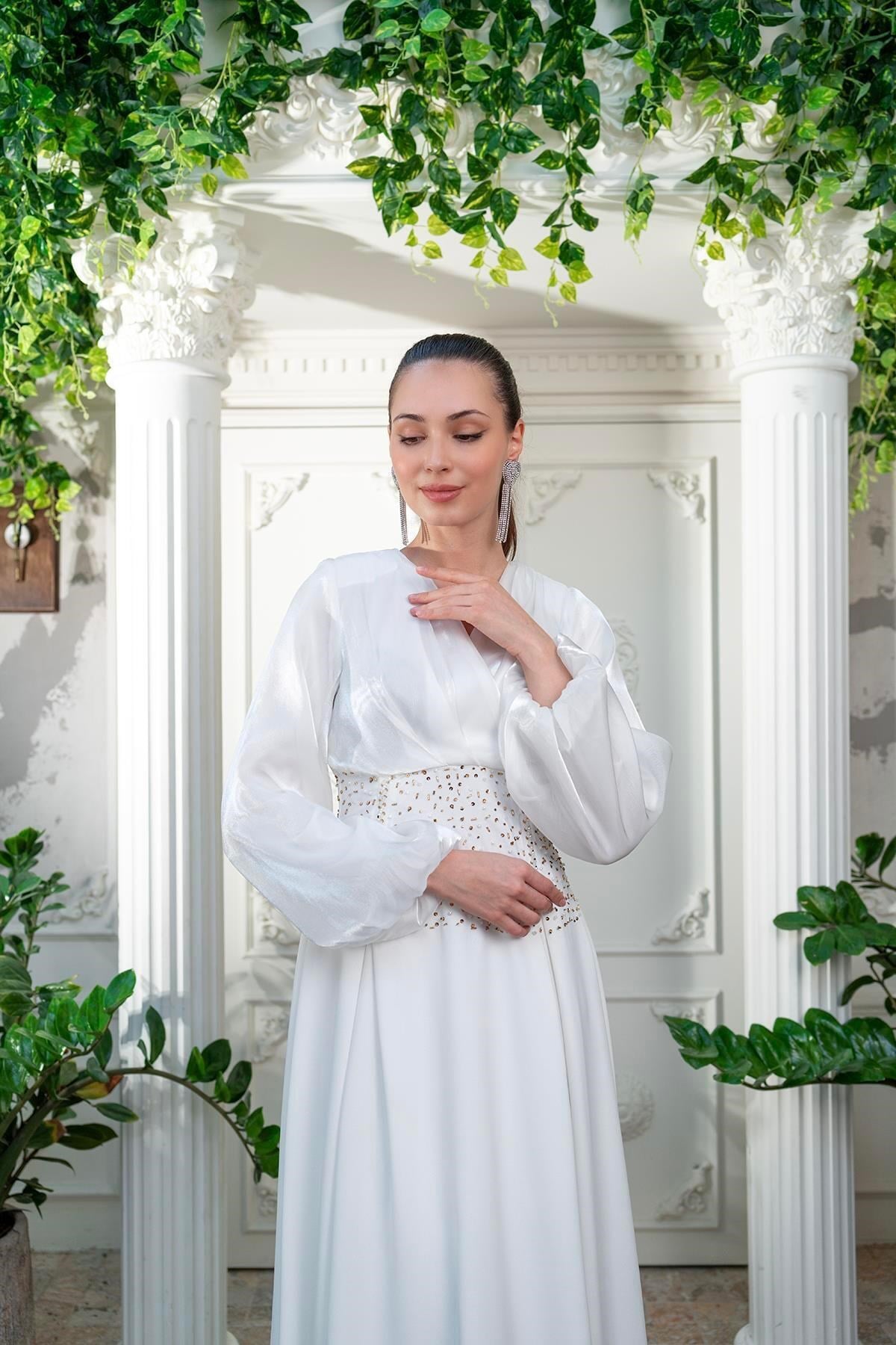 Organze El İşlemeli Elbise Beyaz