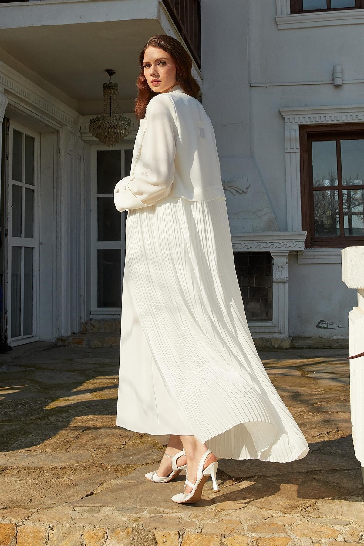 Taş İşlemeli Abaya Beyaz