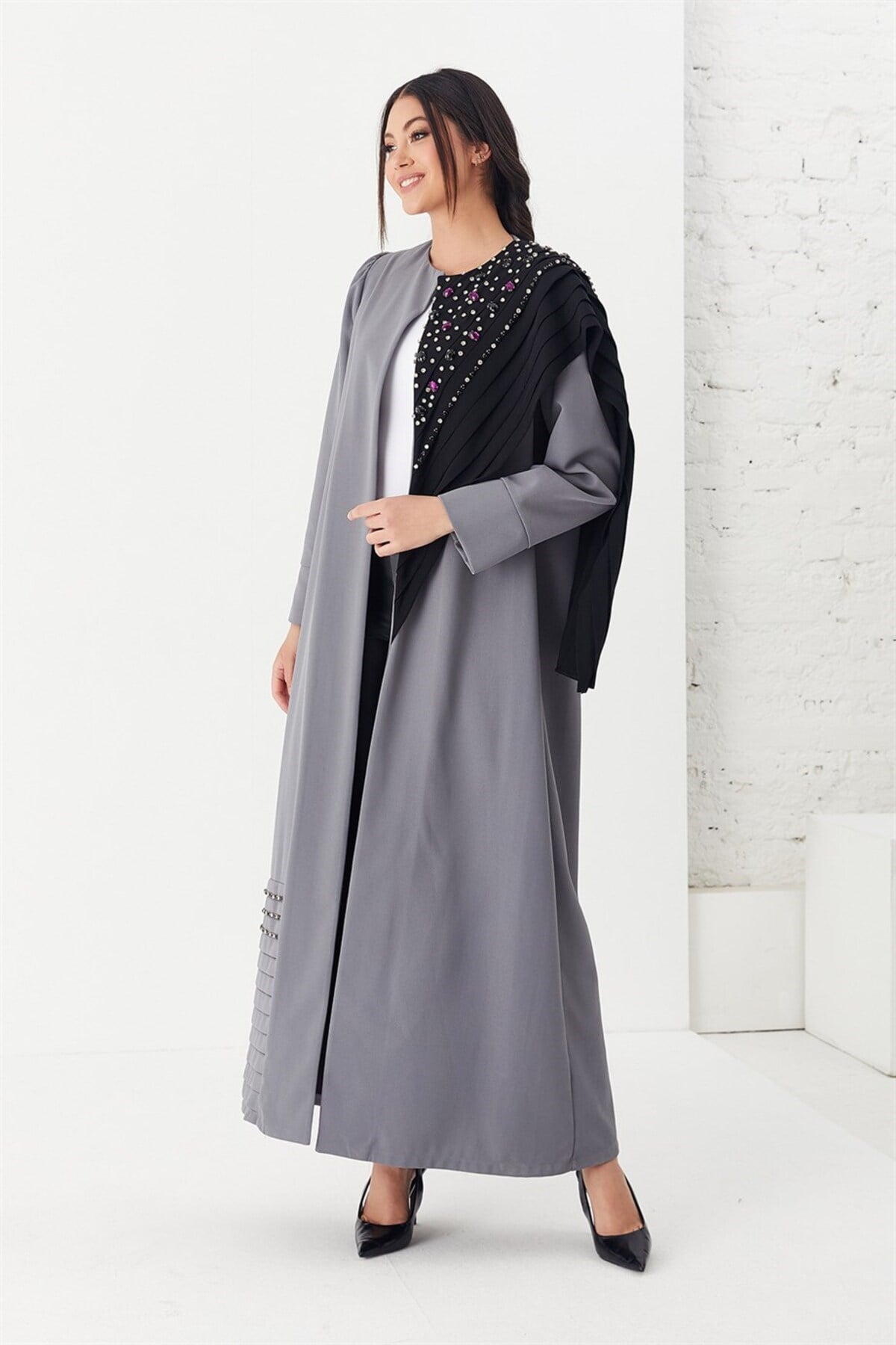 Taş İşlemeli Kuşaklı Abaya Gri