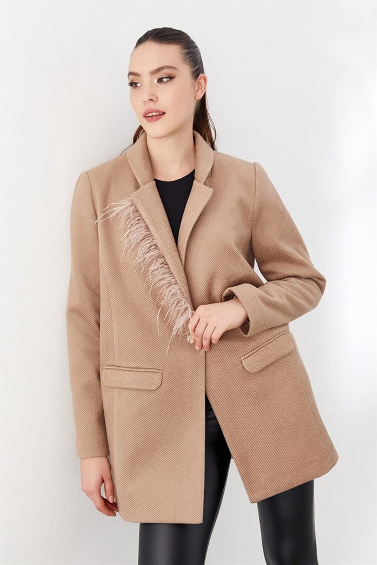 Yakası Tüylü Blazer Ceket Bej