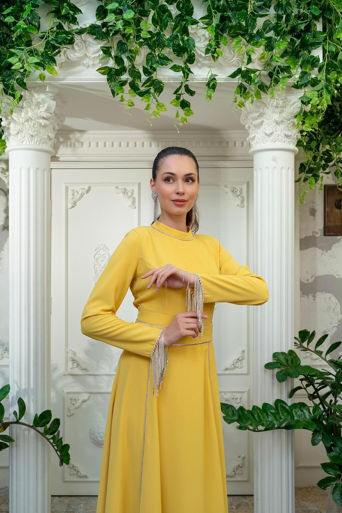 Zincir Taşlı Elbise Sarı