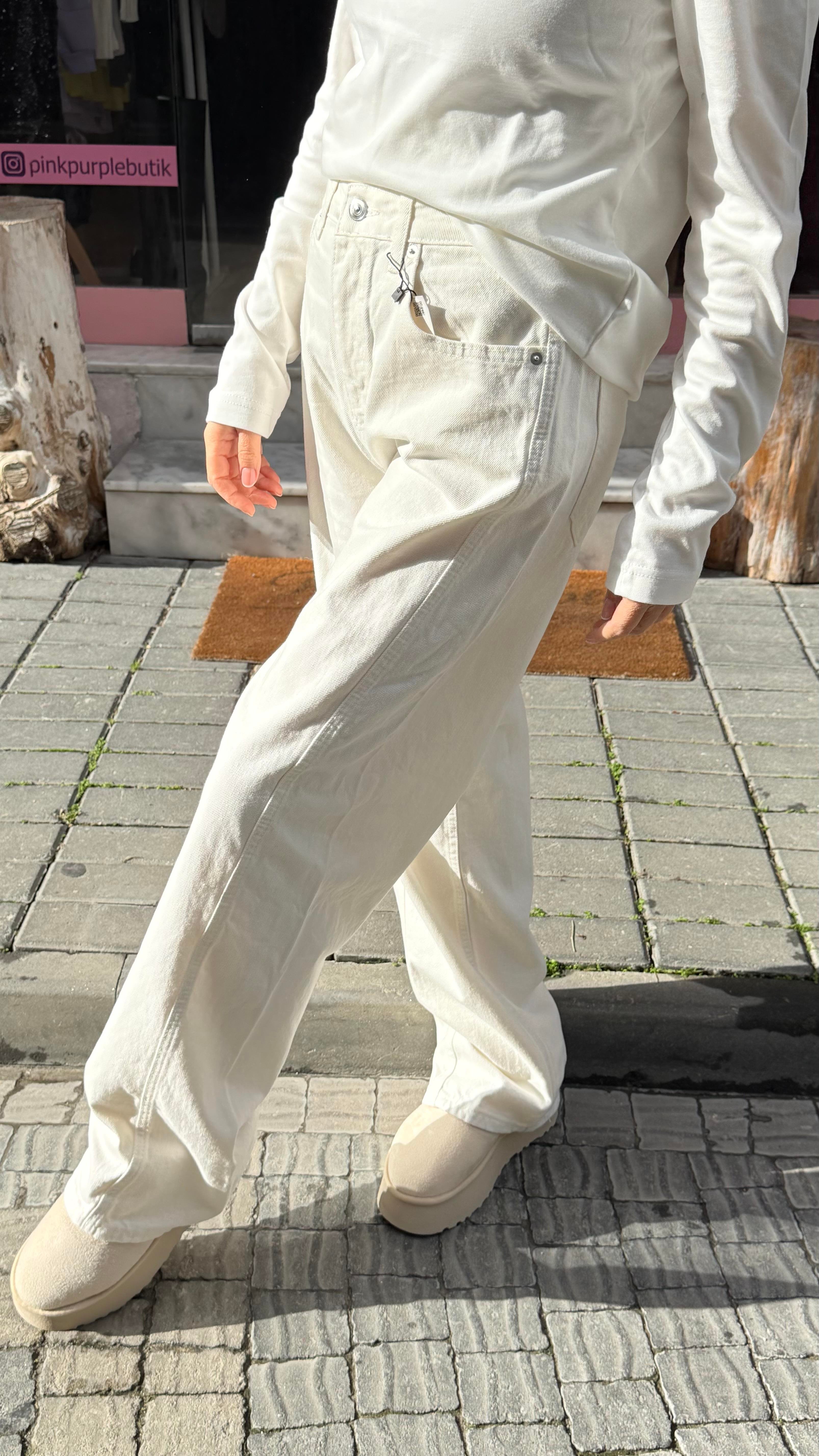 Beyaz Baggy Jean