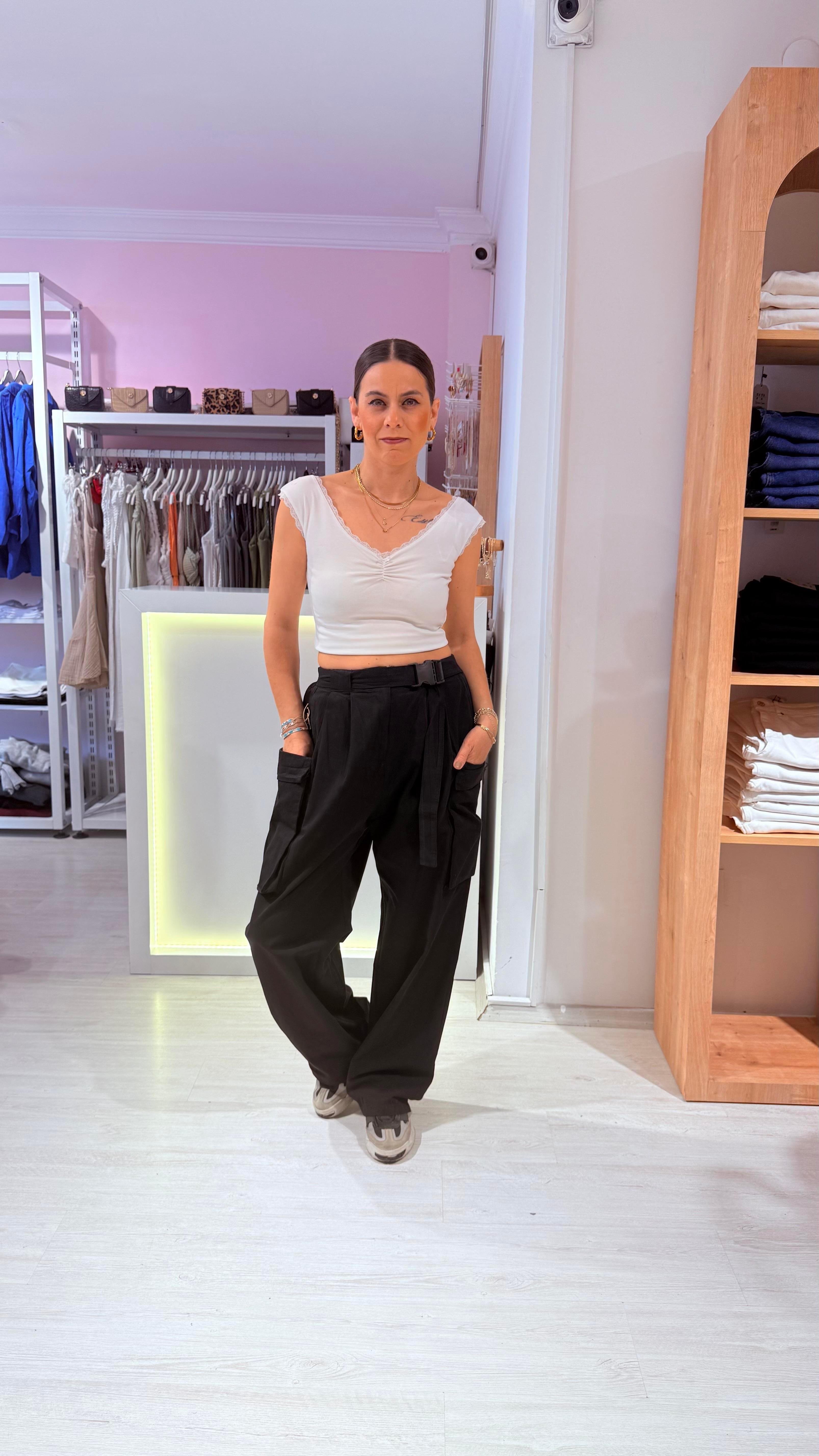 Beyaz Dantelli Crop