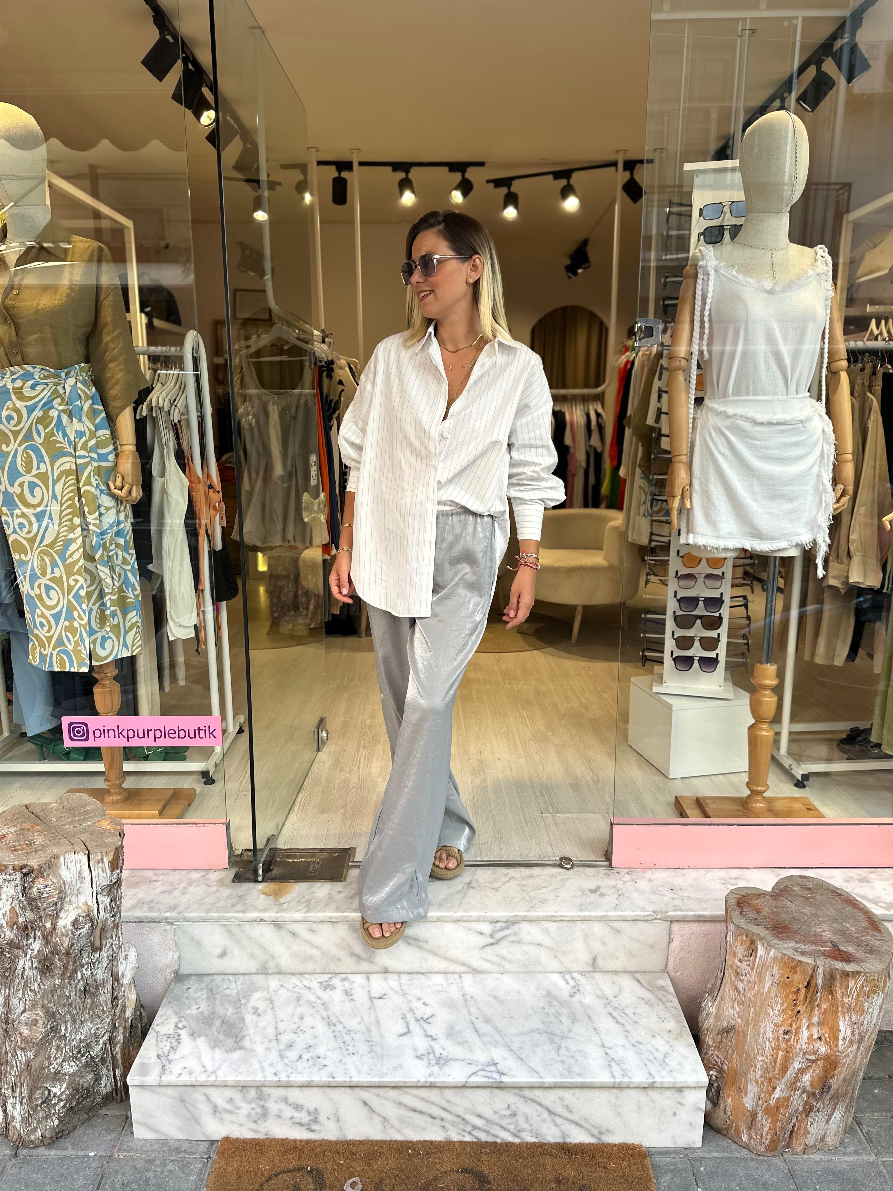 Beyaz Gri Çizgili Oversize Gömlek