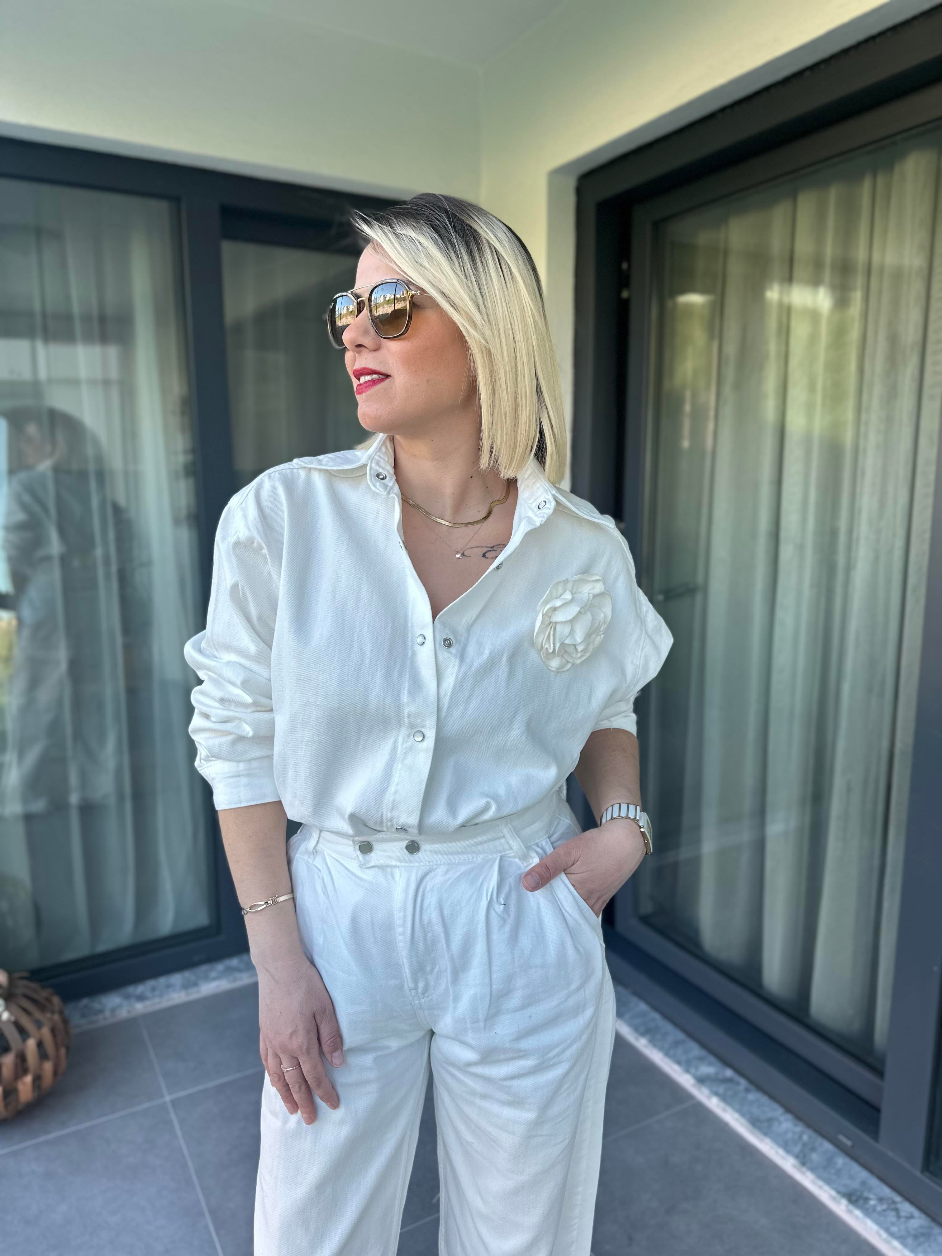 Beyaz Güllü Takım