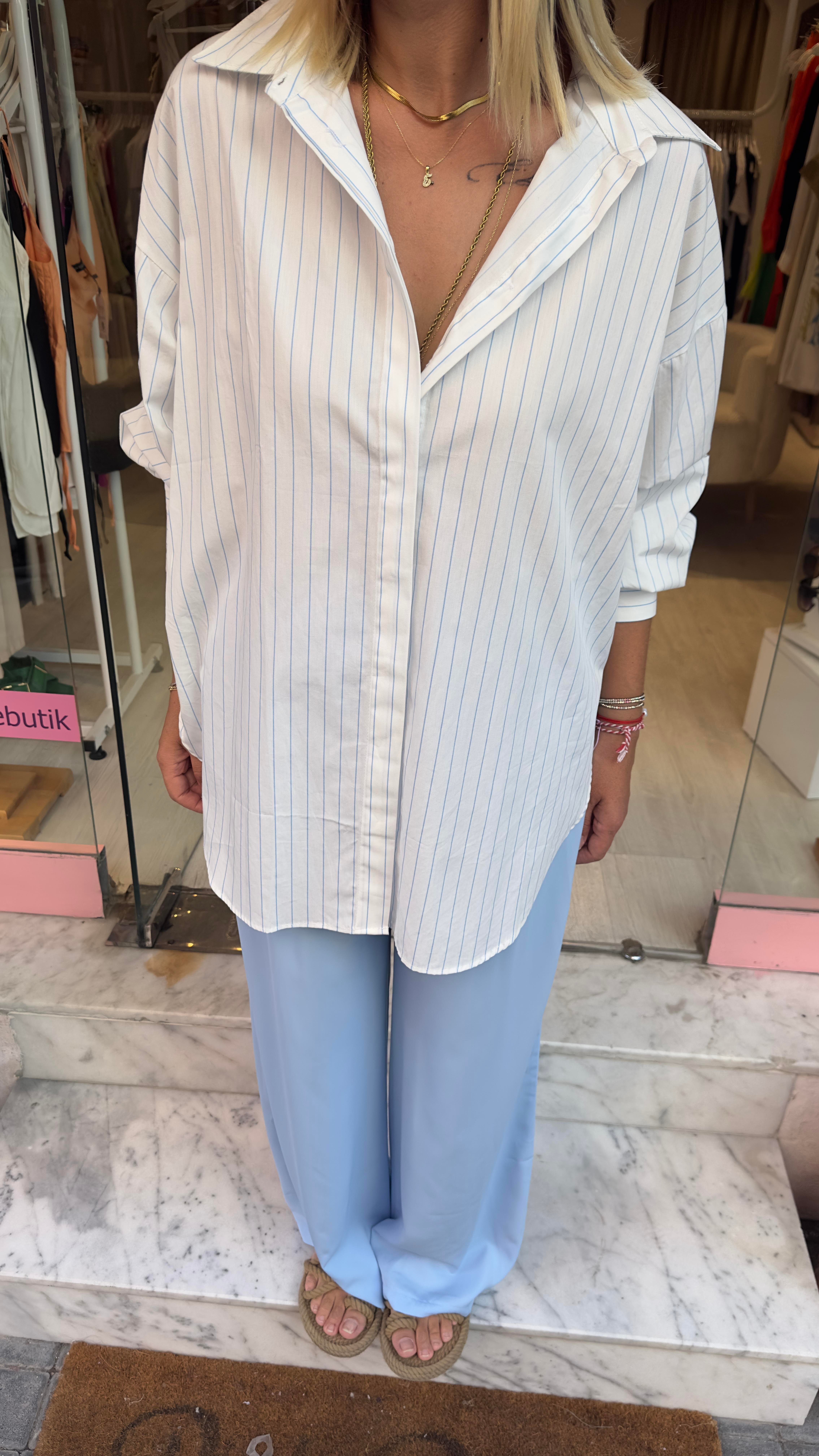 Beyaz Mavi Çizgili Oversize Gömlek
