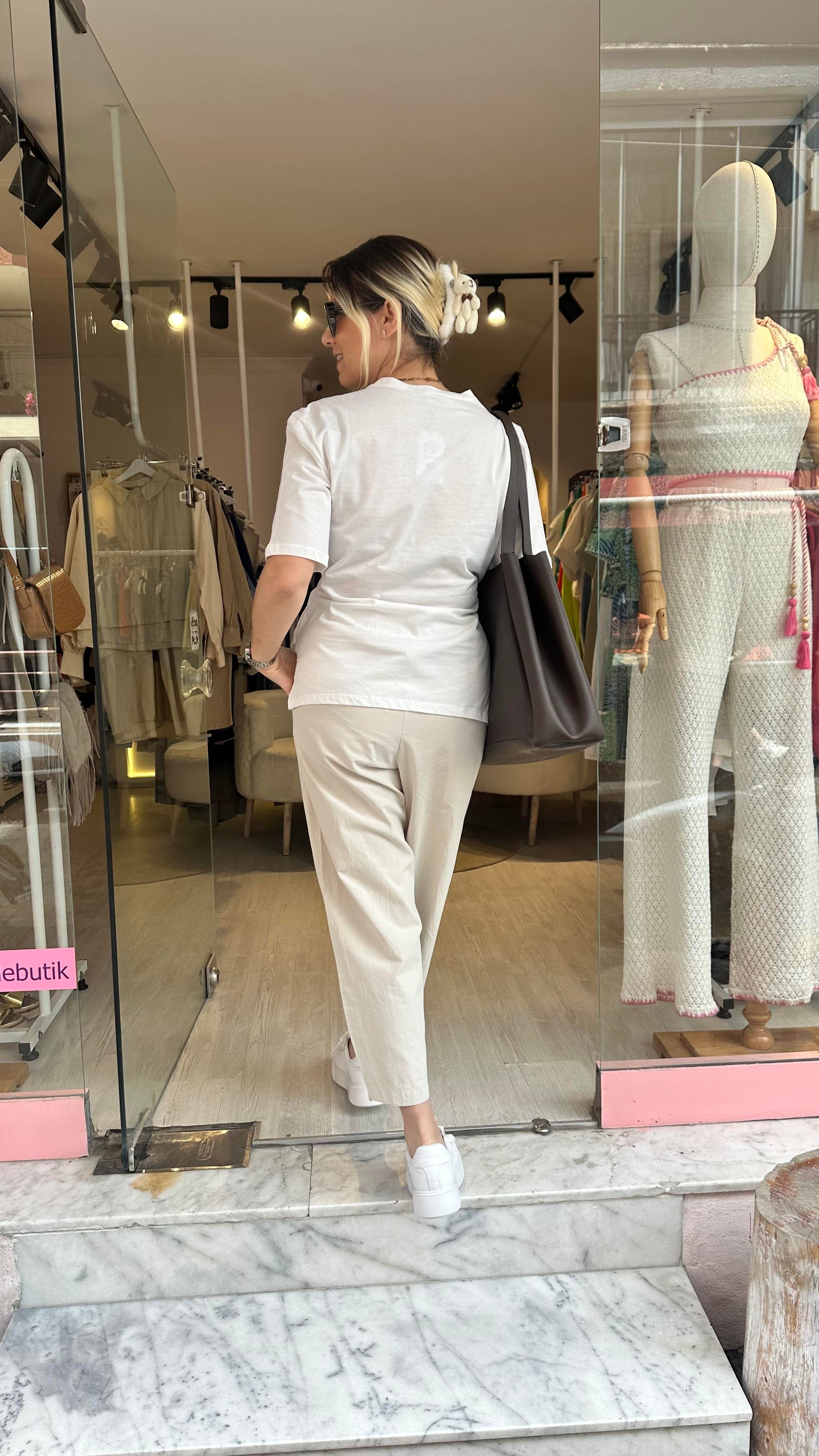 Beyaz Önden Büzgülü Tshirt